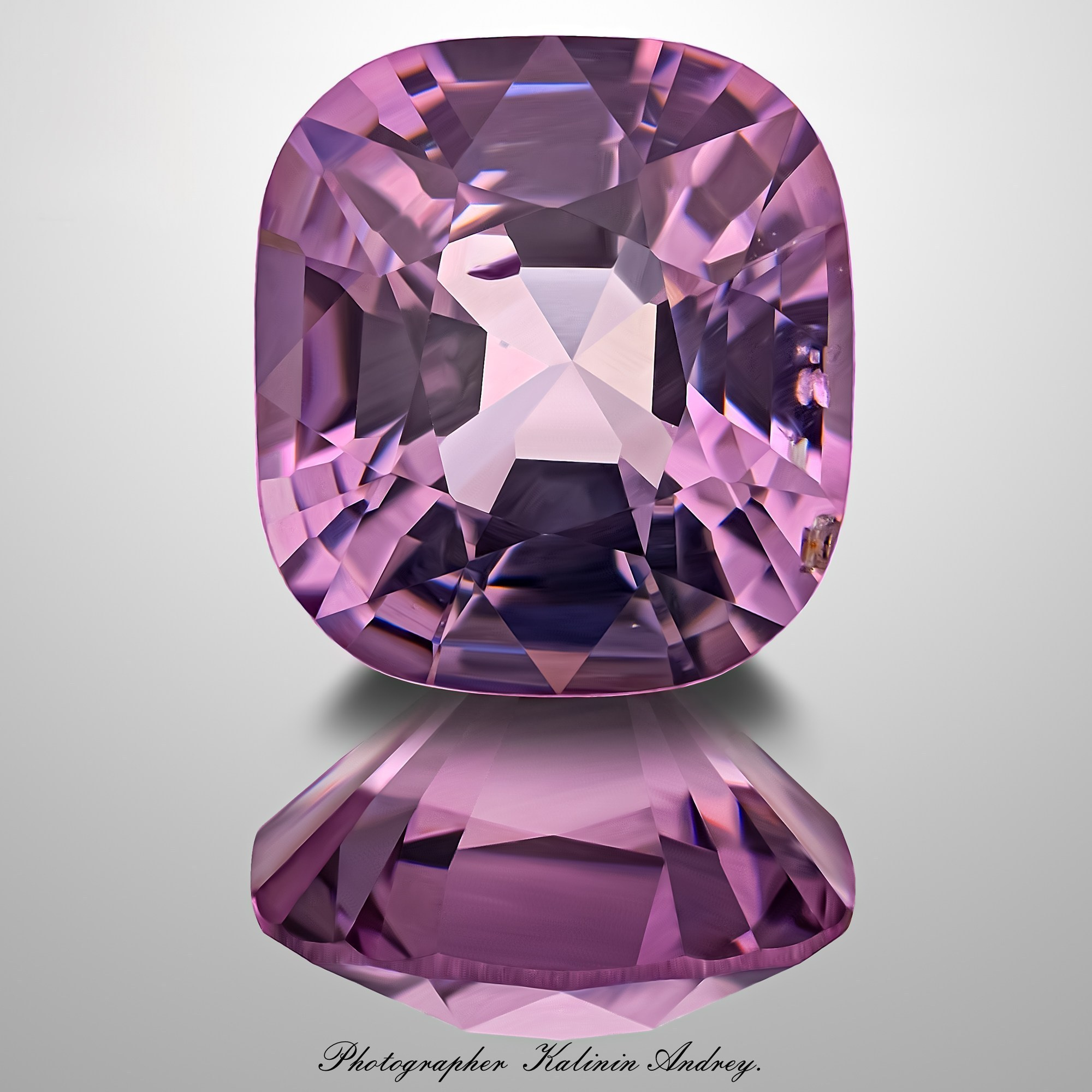 Фотографии в большом разрешении драгоценных камней на продажу купить тел +79 660 031 307. Высококачественная профессиональная рекламная фотосъёмка ювелирных украшений, драгоценных камней в Москве. Обучение, консультация