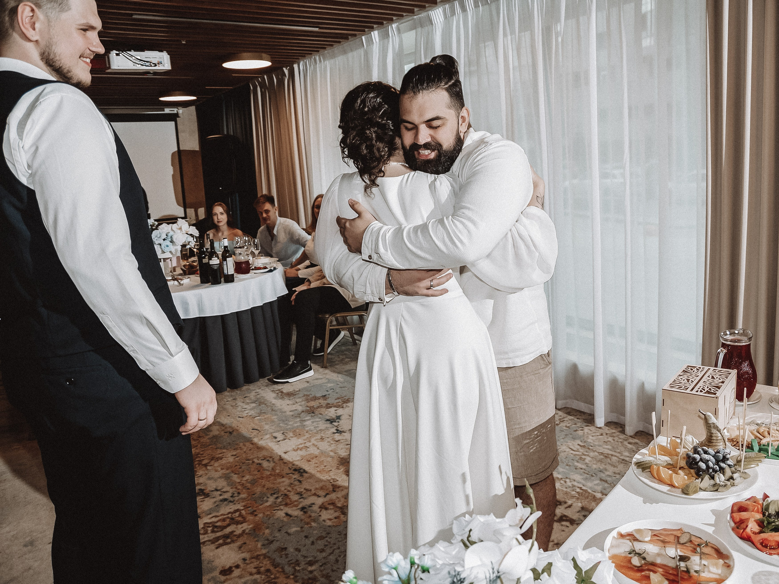 Свадебный фотограф в DoubleTree by Hilton, Новосибирск | Яна Иванова. Семейный и свадебный фотограф в Новосибирске Иванова Яна