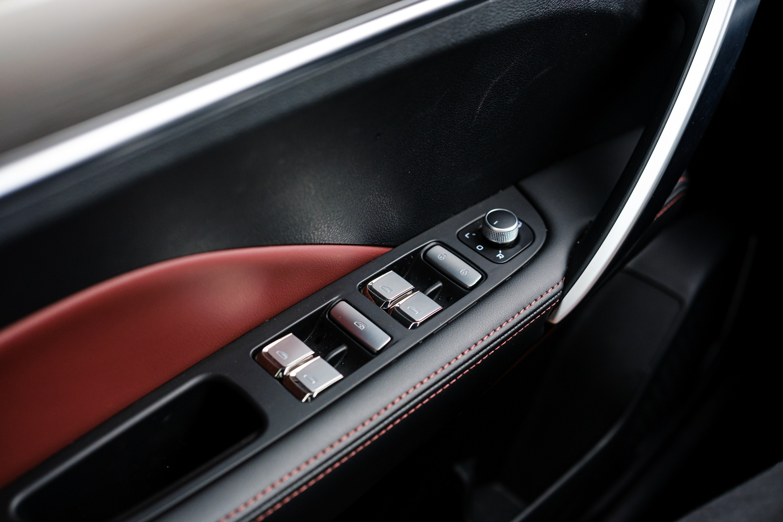 Belgee X50 — твой яркий акцент в сером потоке. Сайт фотографа Дмитрия Батенёва