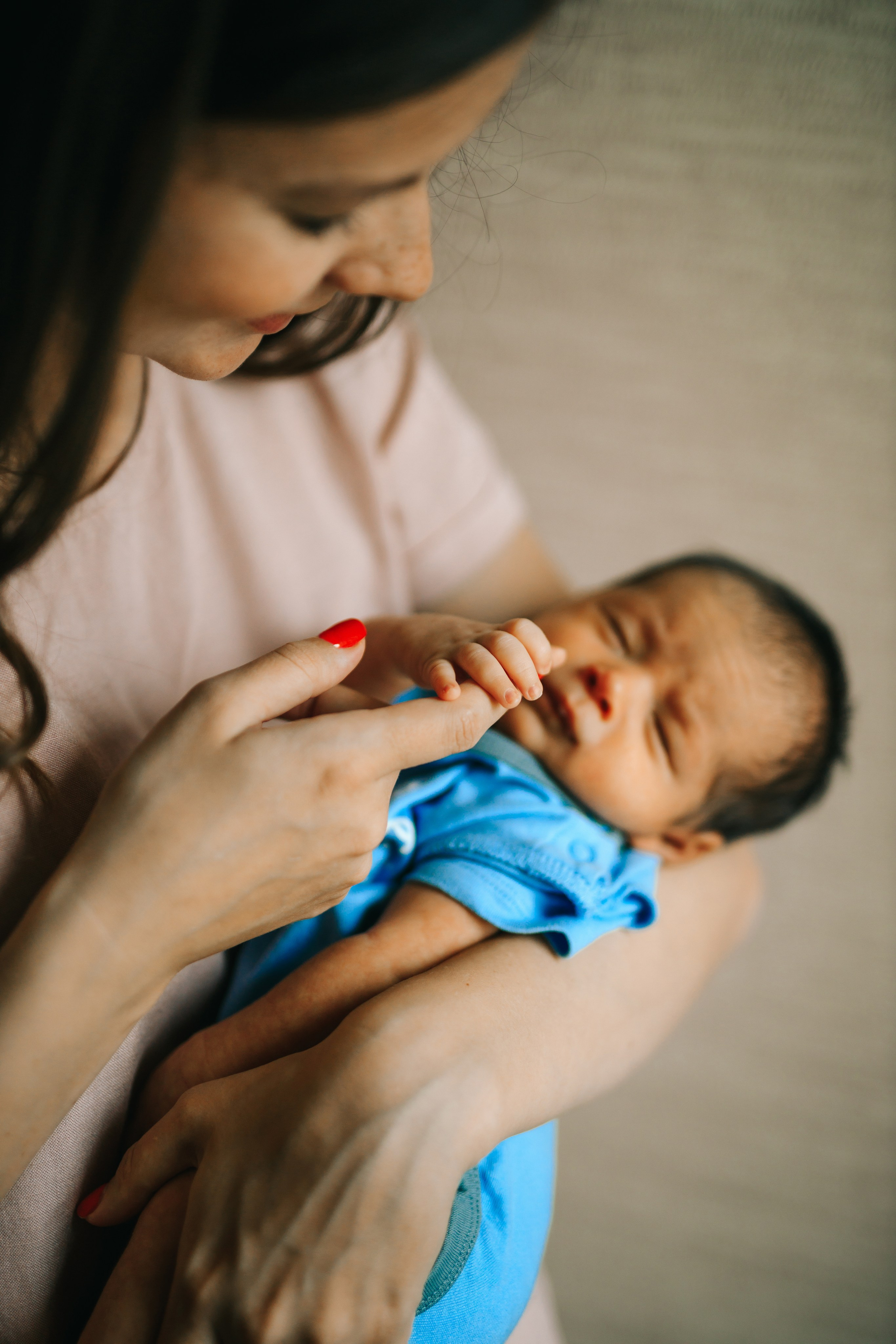Пример семейной фотосессии дома. Дмитрий Мартьянов семейный фотограф в Санкт-Петербурге