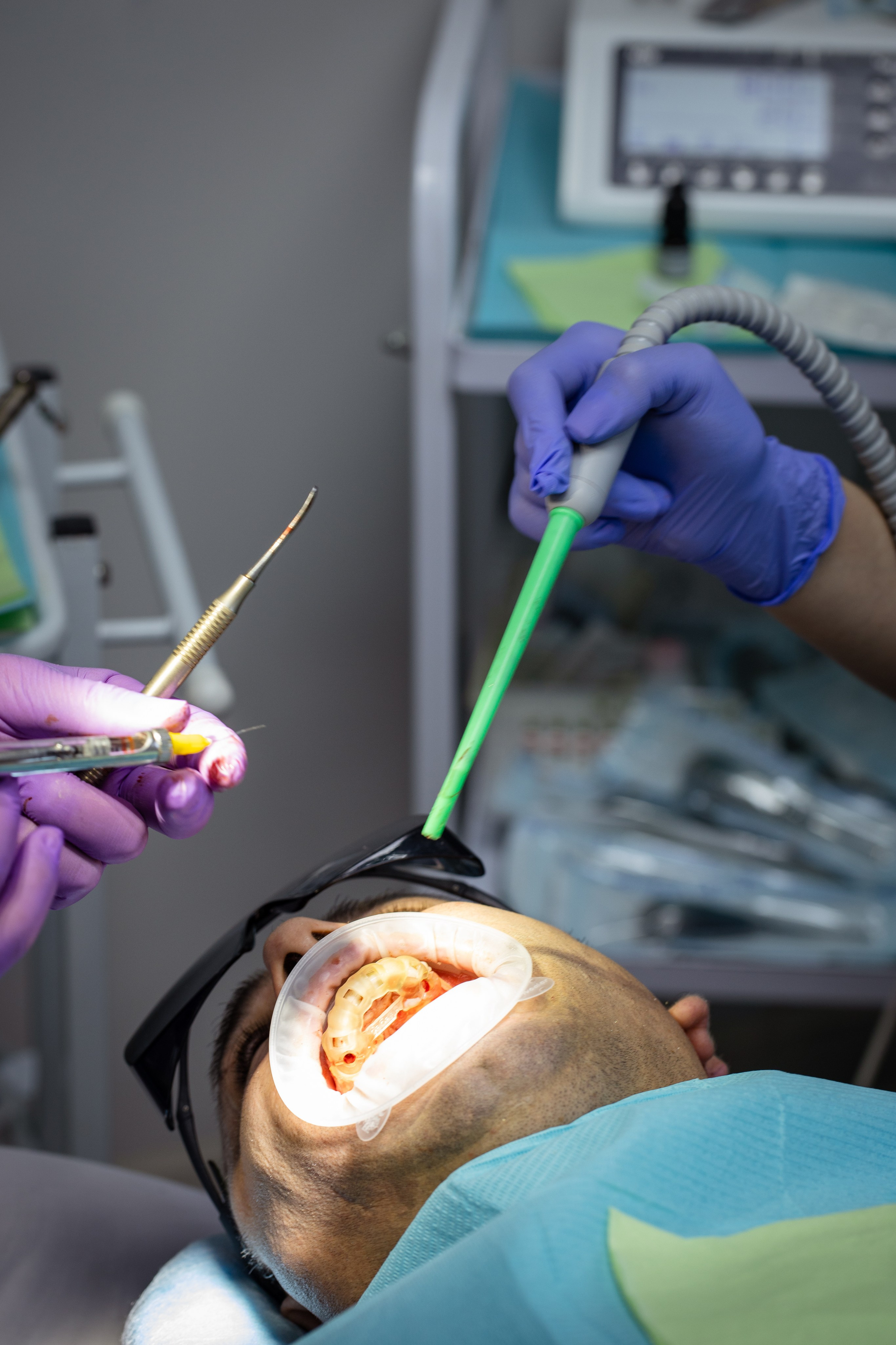 Стоматология «32 Удовольствия». Медиапродюсер, фотограф в Минеральных Водах —Виктор Холодов