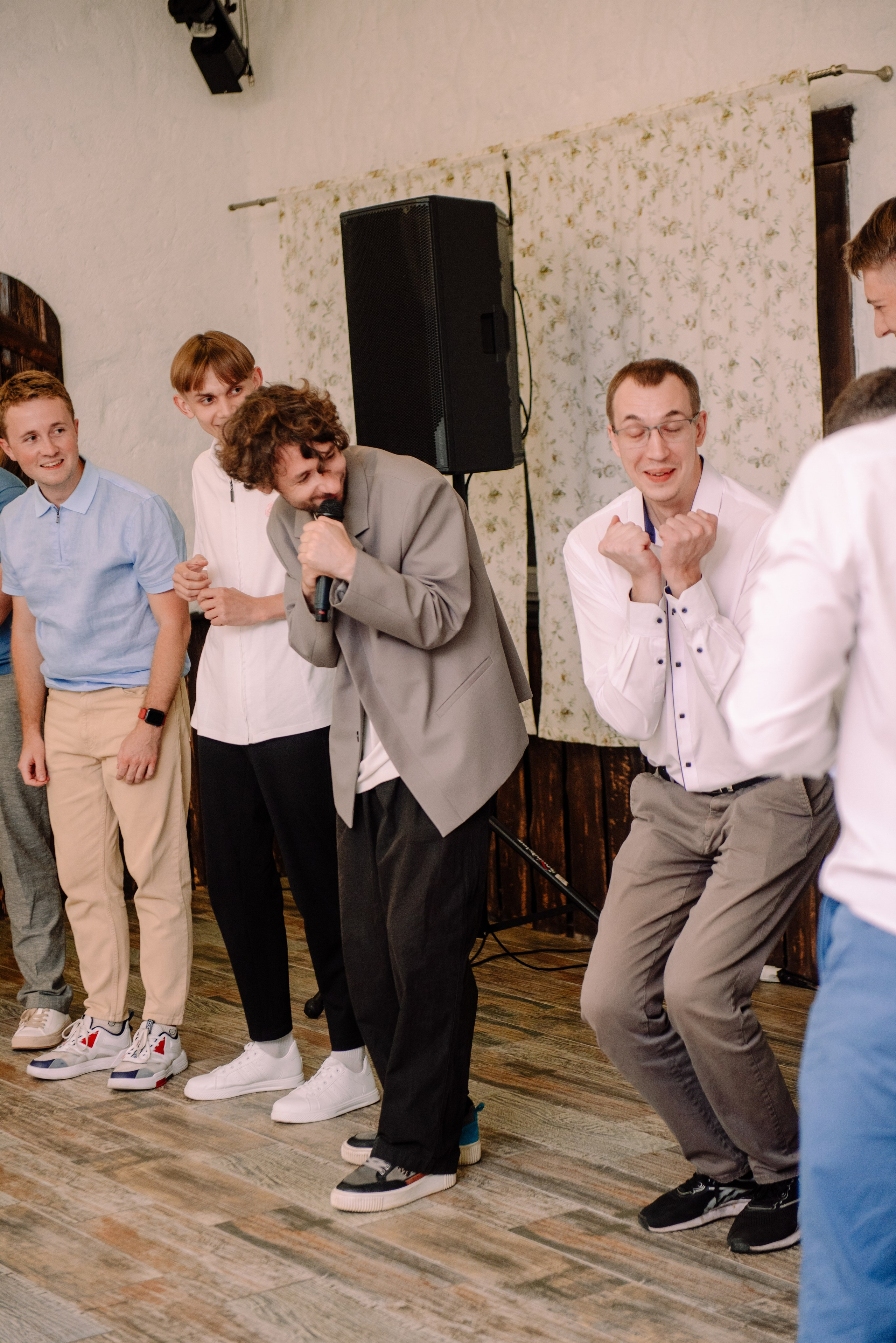 Юля и Саша — душевный банкет. Семейный и свадебный фотограф в Рязани Лиза Голованова