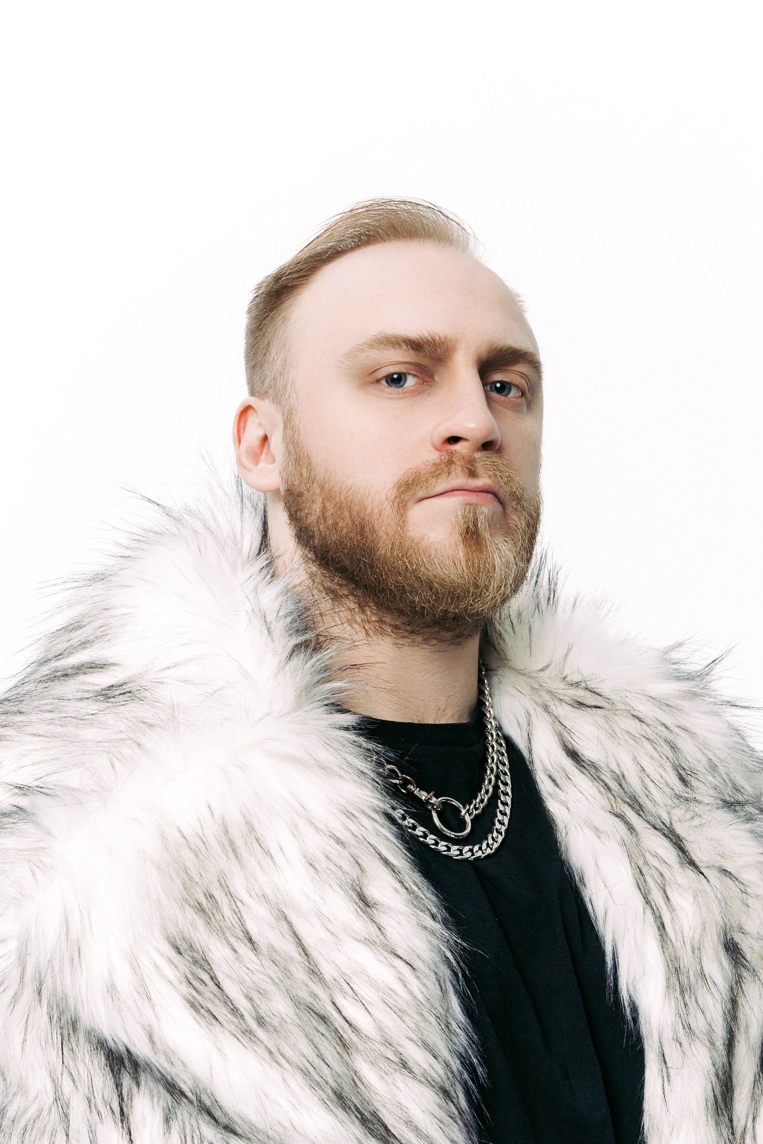 IOSTRA. Фотограф