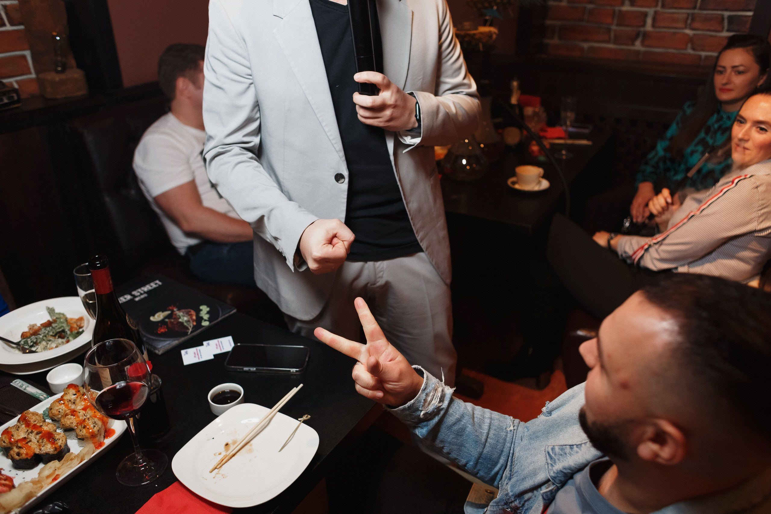 Захватывающий вкус и атмосфера: кальянная в Таганроге Бейкер Стрит. Свадебный и семейный фотограф в Таганроге Бакарюк Антон