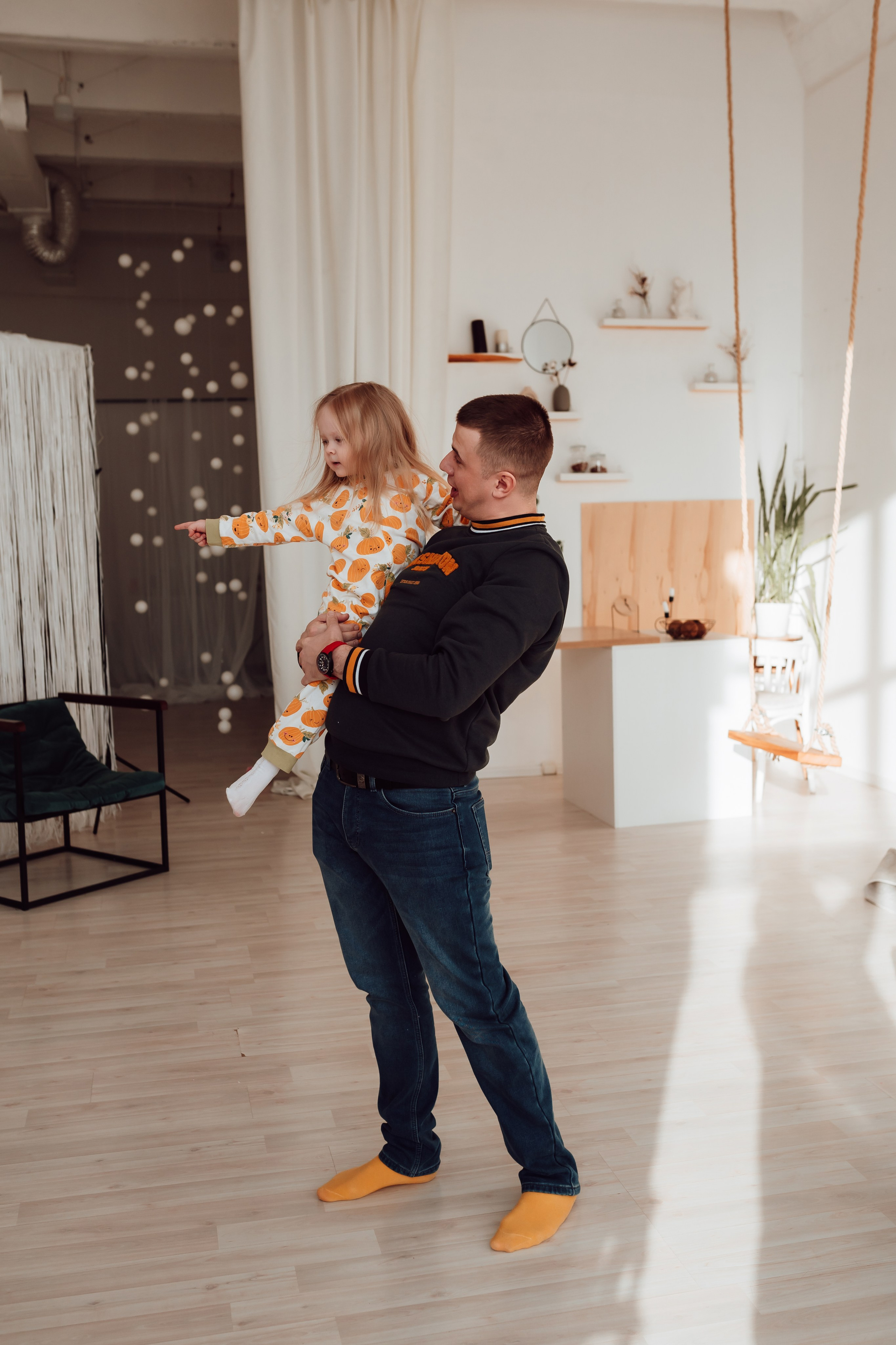 Фотосъемка мамы с дочкой. Фотограф Ким Наталья в Красноярске