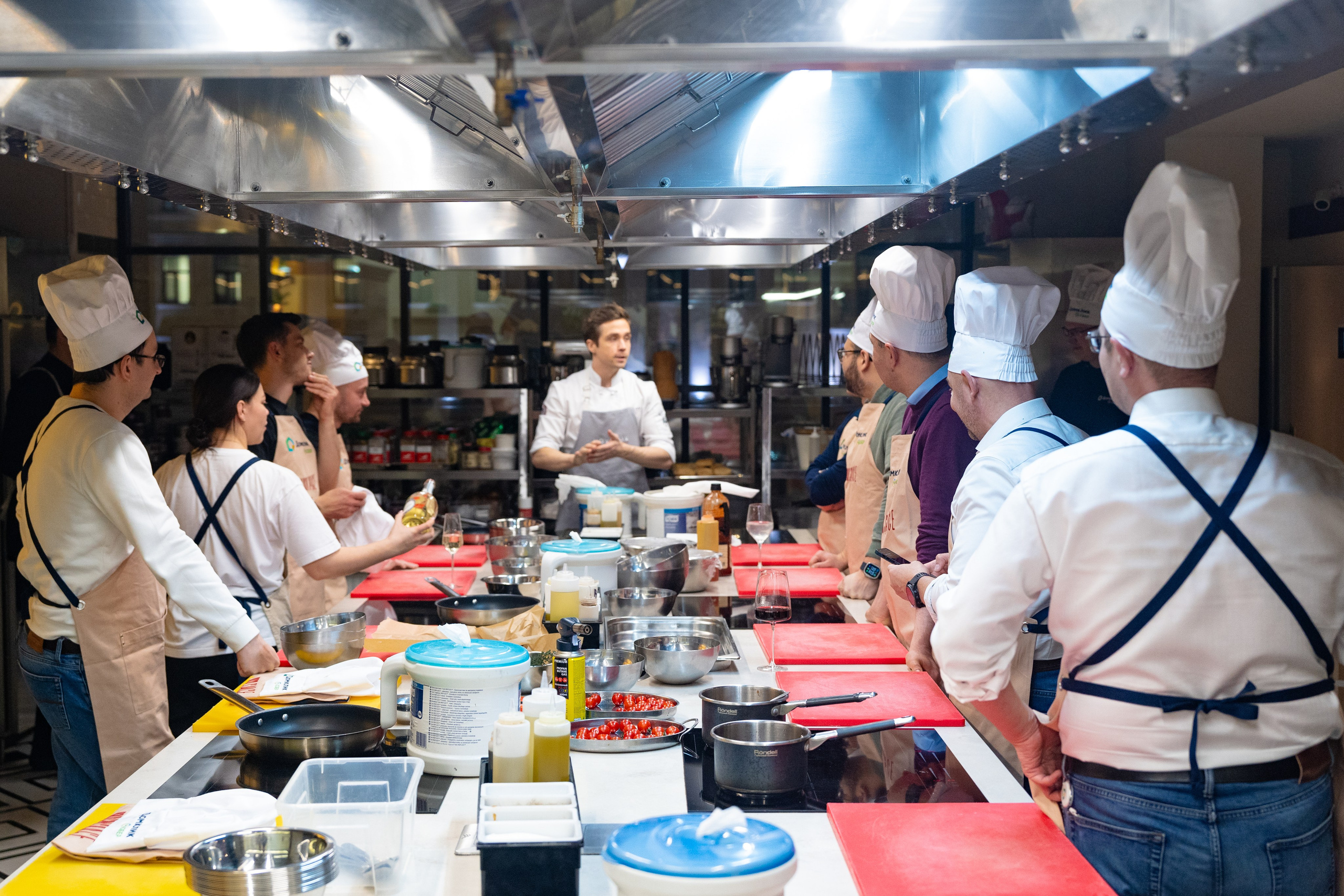 NOVIKOV SCHOOL — Умами зал. Фотограф Никита Комаров