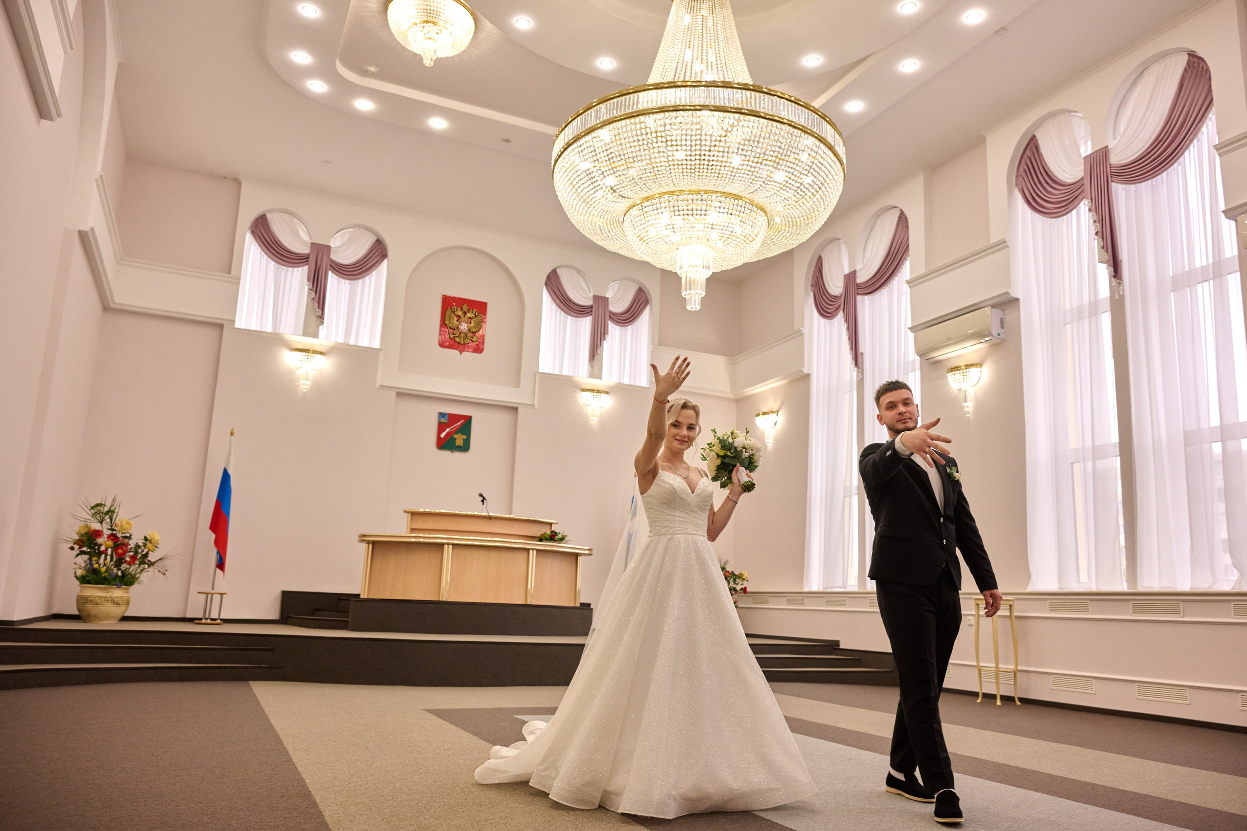 Дмитрий и Екатерина. Профессиональный фотограф Старый Оскол, Губкин — свадьба, венчание, крещение, юбилей и день рождения