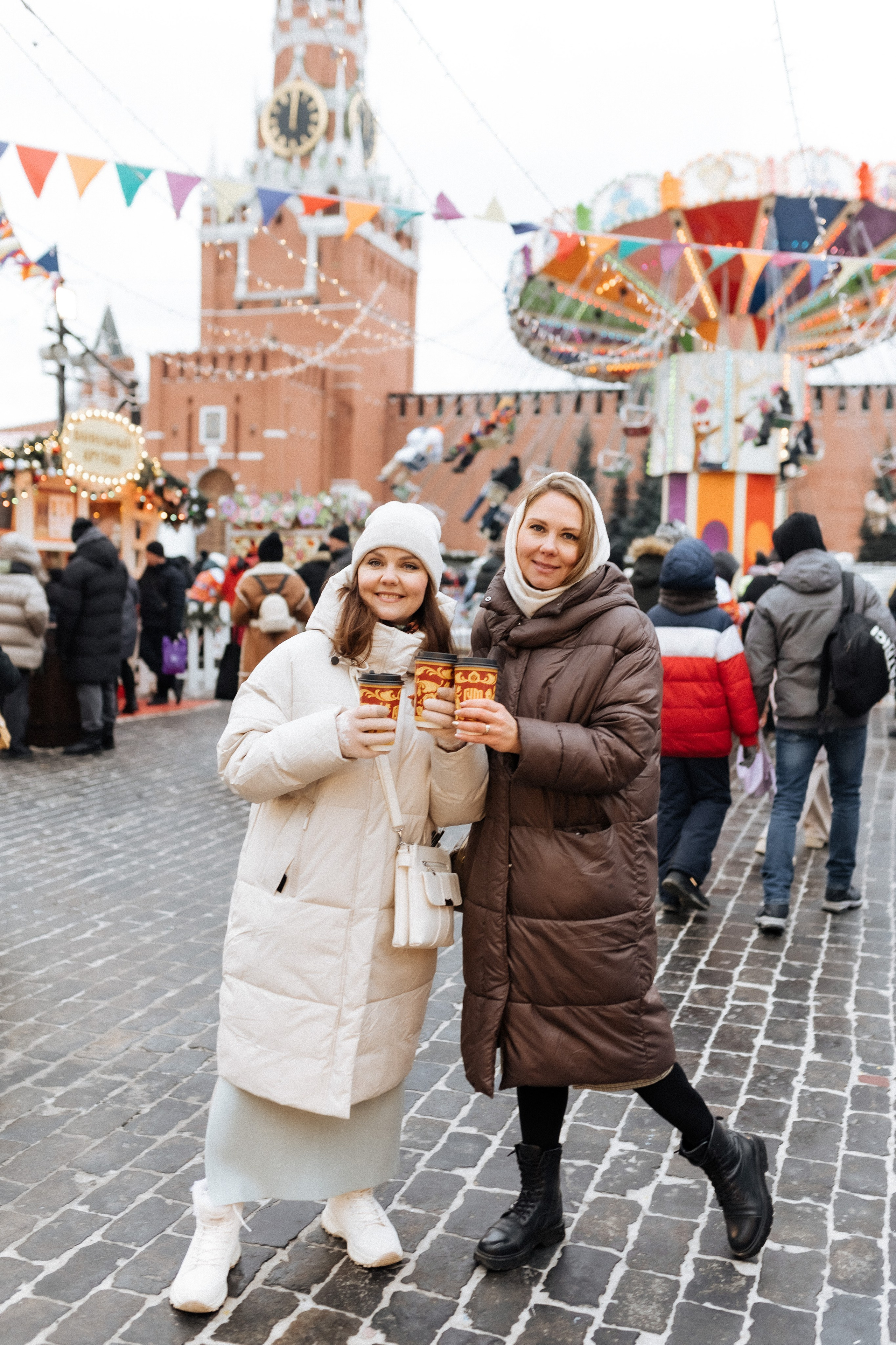 Новогодняя прогулка, ГУМ-ярмарка. Ира и Маша!. Профессиональный фотограф, Москва |Видное Елена Елизарова