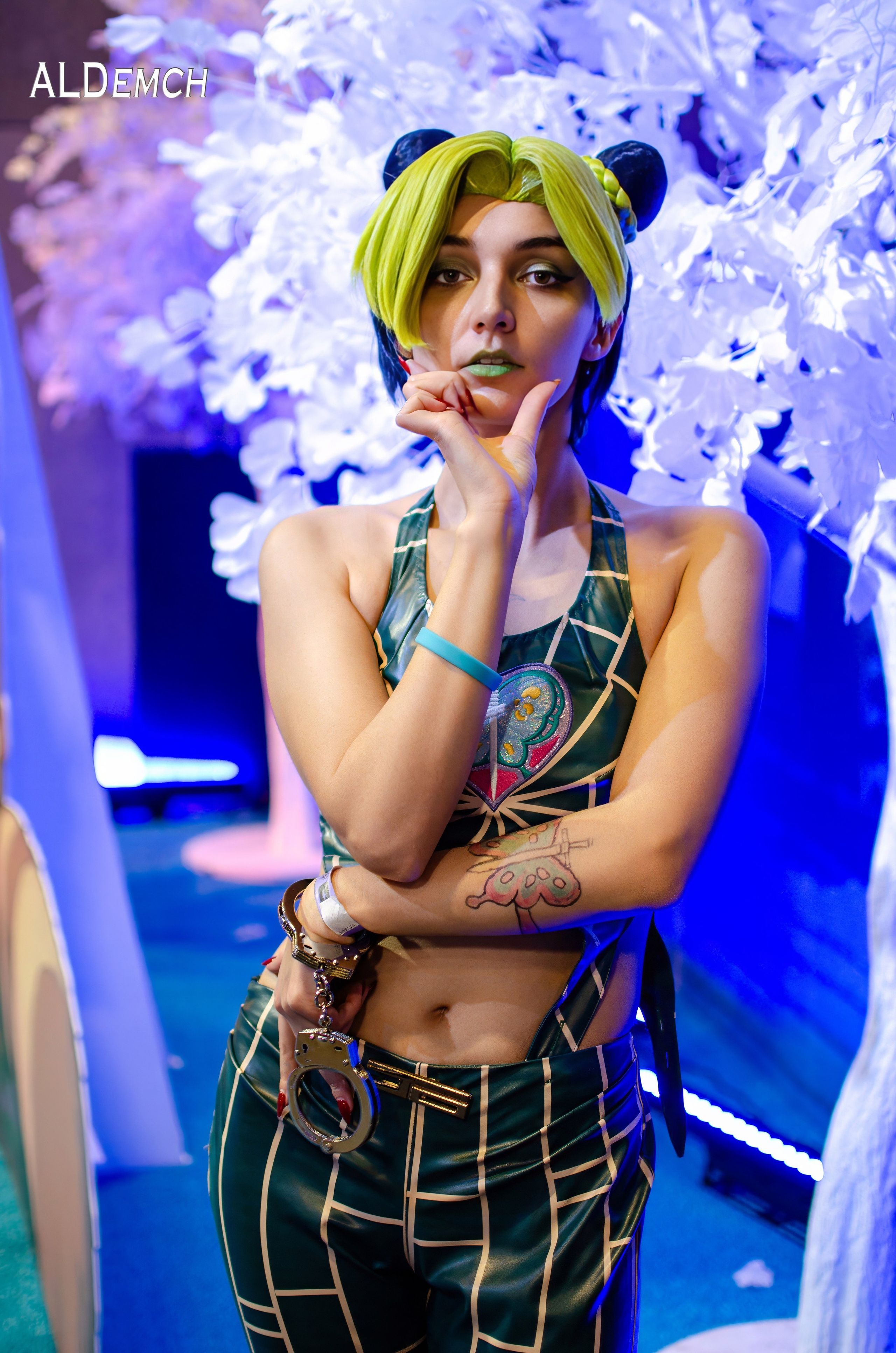 Аниме картинки персонажей и косплей фото в России Москве