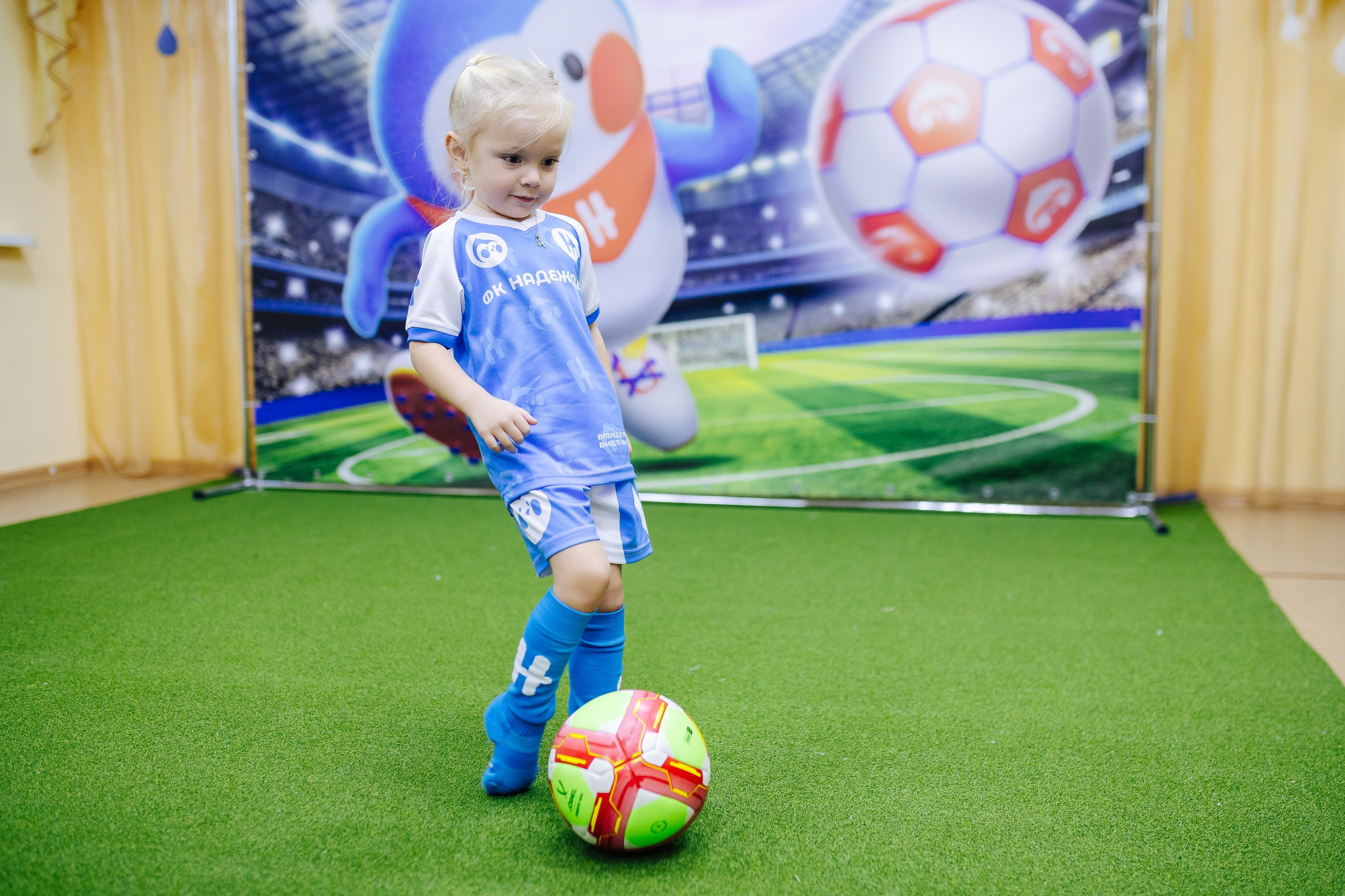 Фотосессия с кубком в детских садах г. Магнитогорска. Денис Прохоров Фотограф в г. Магнитогорск