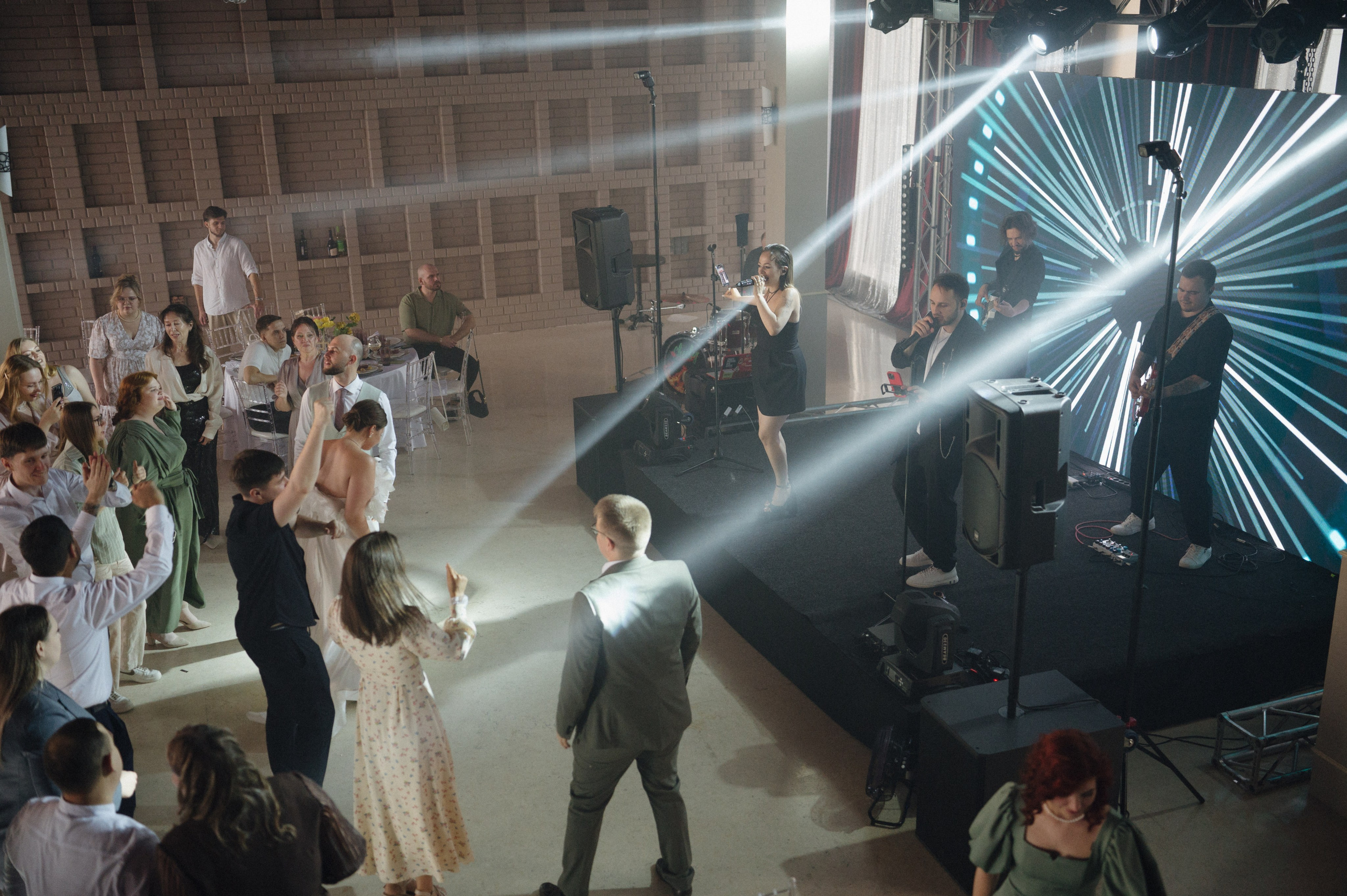 Елизавета и Роман. Репортажный и свадебный фотограф в Сургуте