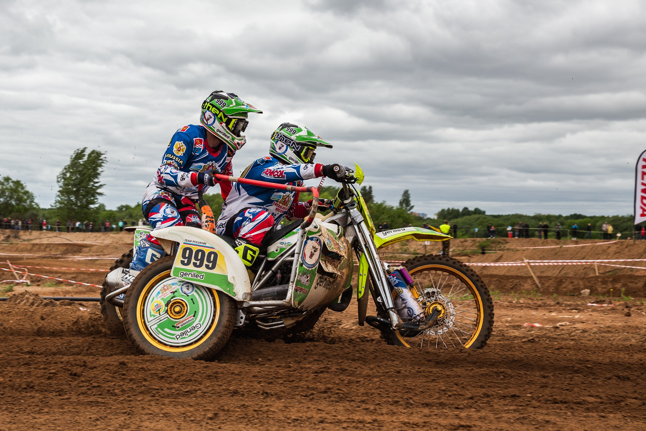 Чемпионата по мотокроссу на мотоциклах с колясками. Паша Страхов — фотограф