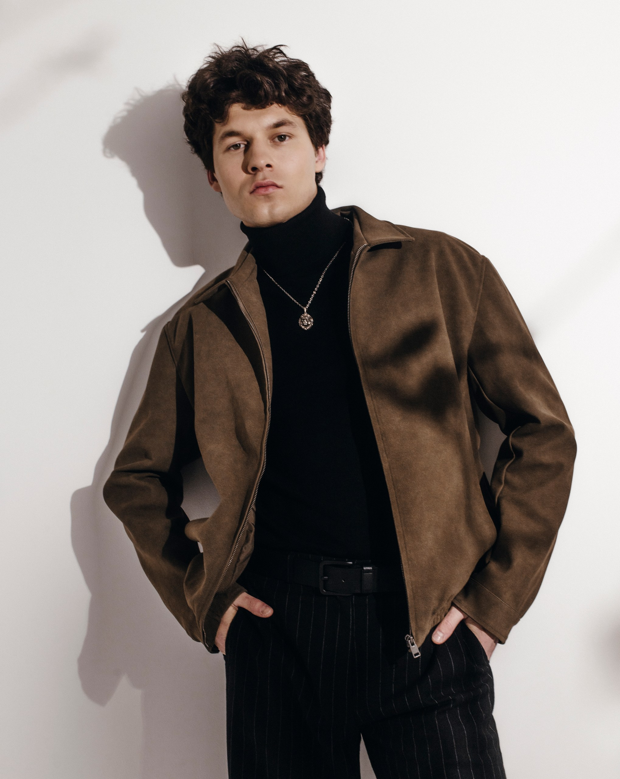 8 образов куртка. Лев Лекомцев модель