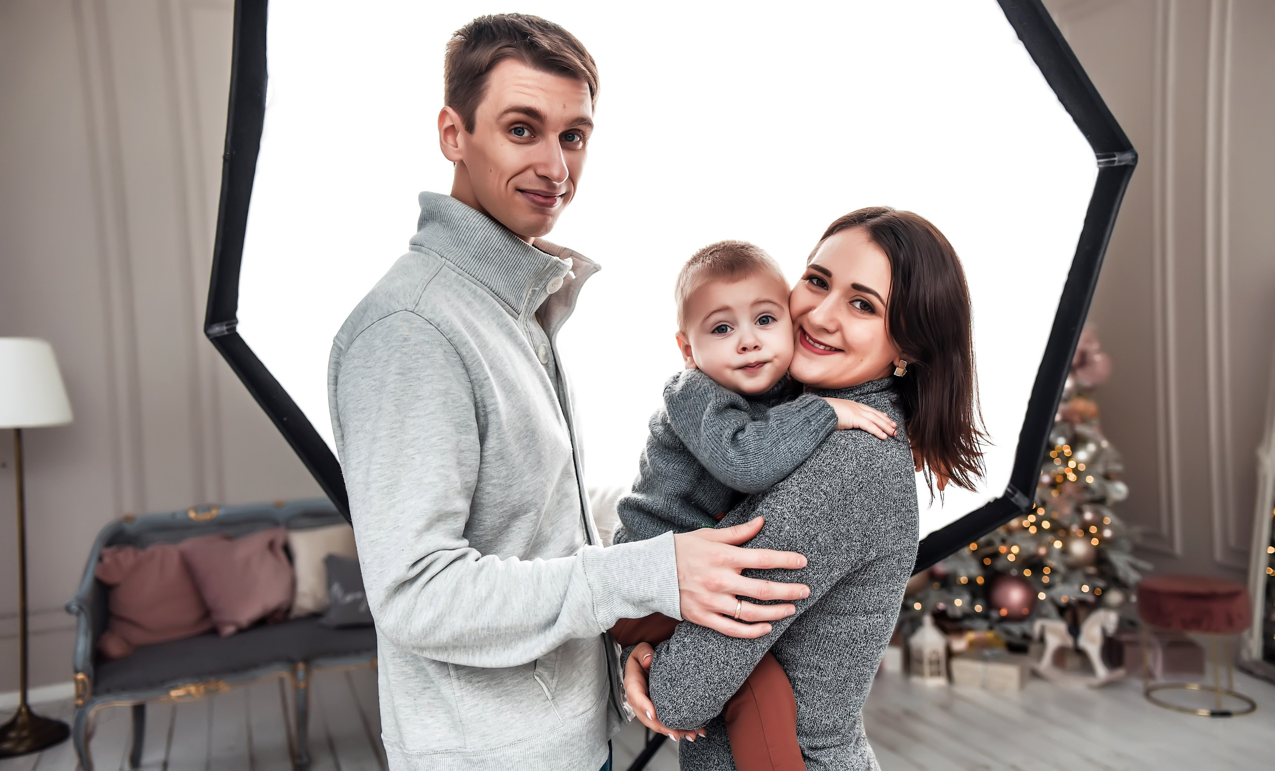 Новогодняя семейная. Свадебный, семейный, детский, контент фотограф в Омске Максим Ильин