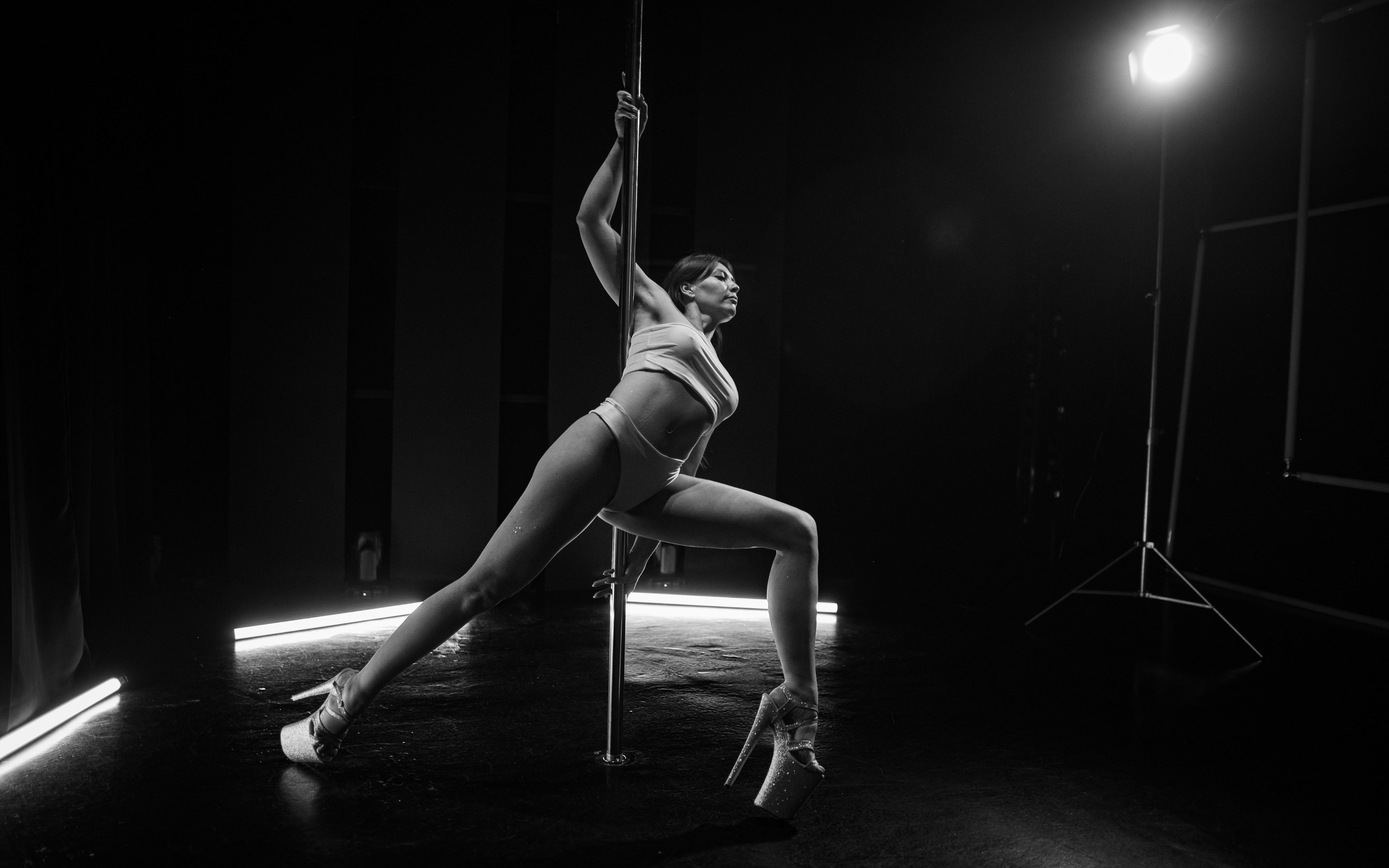 Pole dance. Oborin Sergey — портретный и свадебный фотограф
