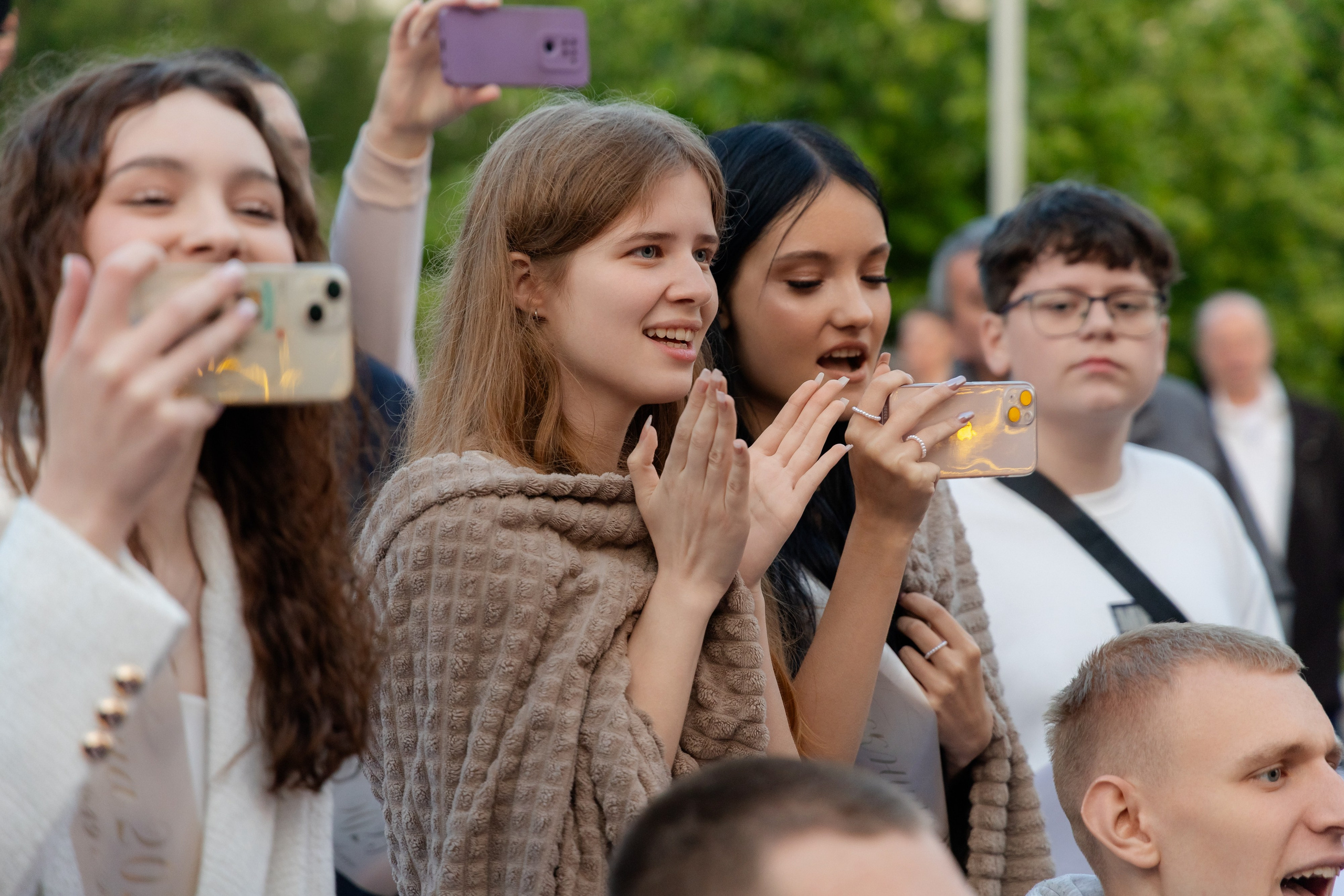 Школьный выпускной 2025 год в Минске, Беларуси. Свадебный фотограф в Минске/Беларуси Сергей Спиридонов