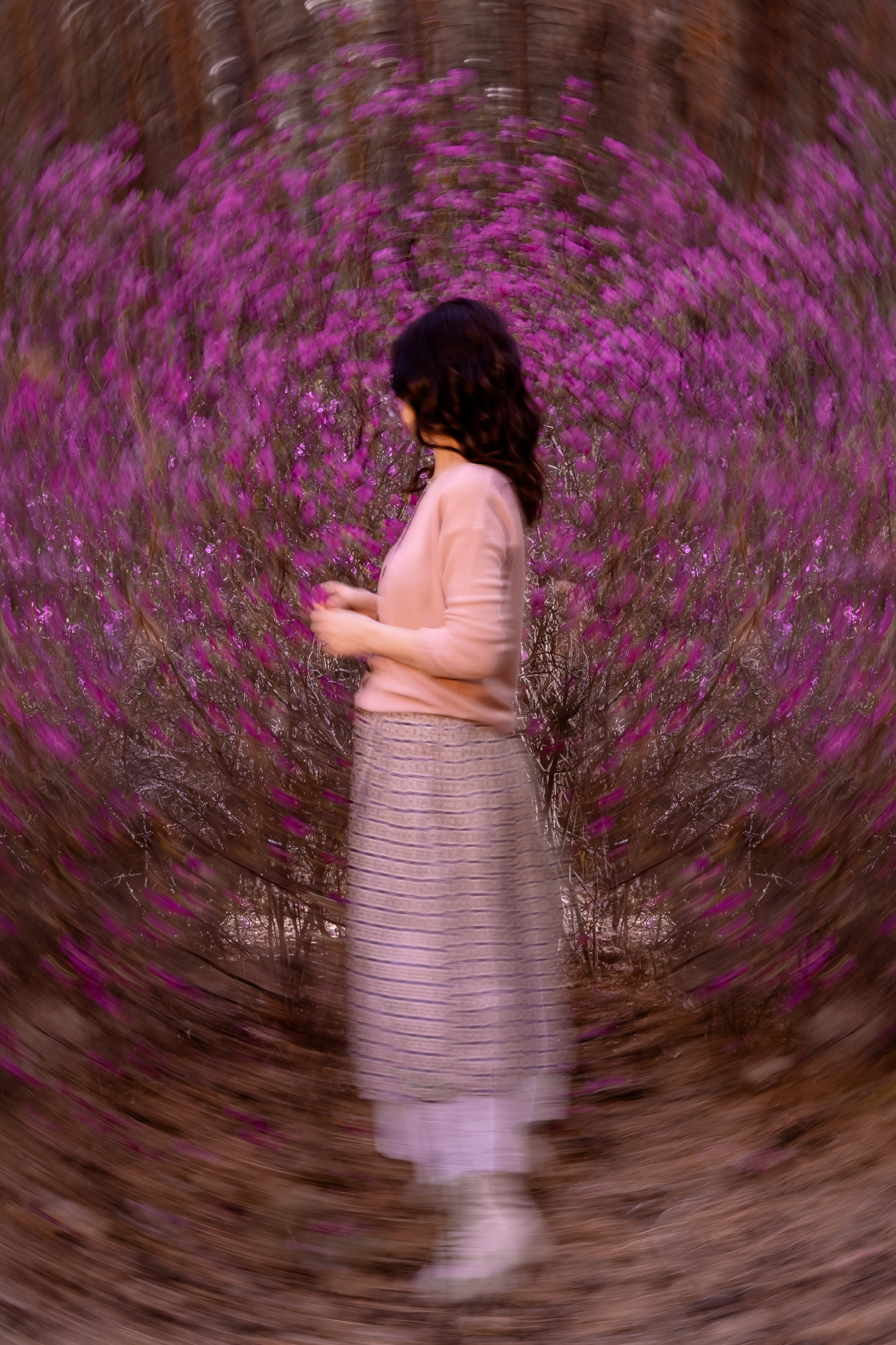 Фотосессия в багульнике. Портретный фотограф в Чите Анна Камратова. Помогу Вам создать историю, в которой Вы — главный герой!