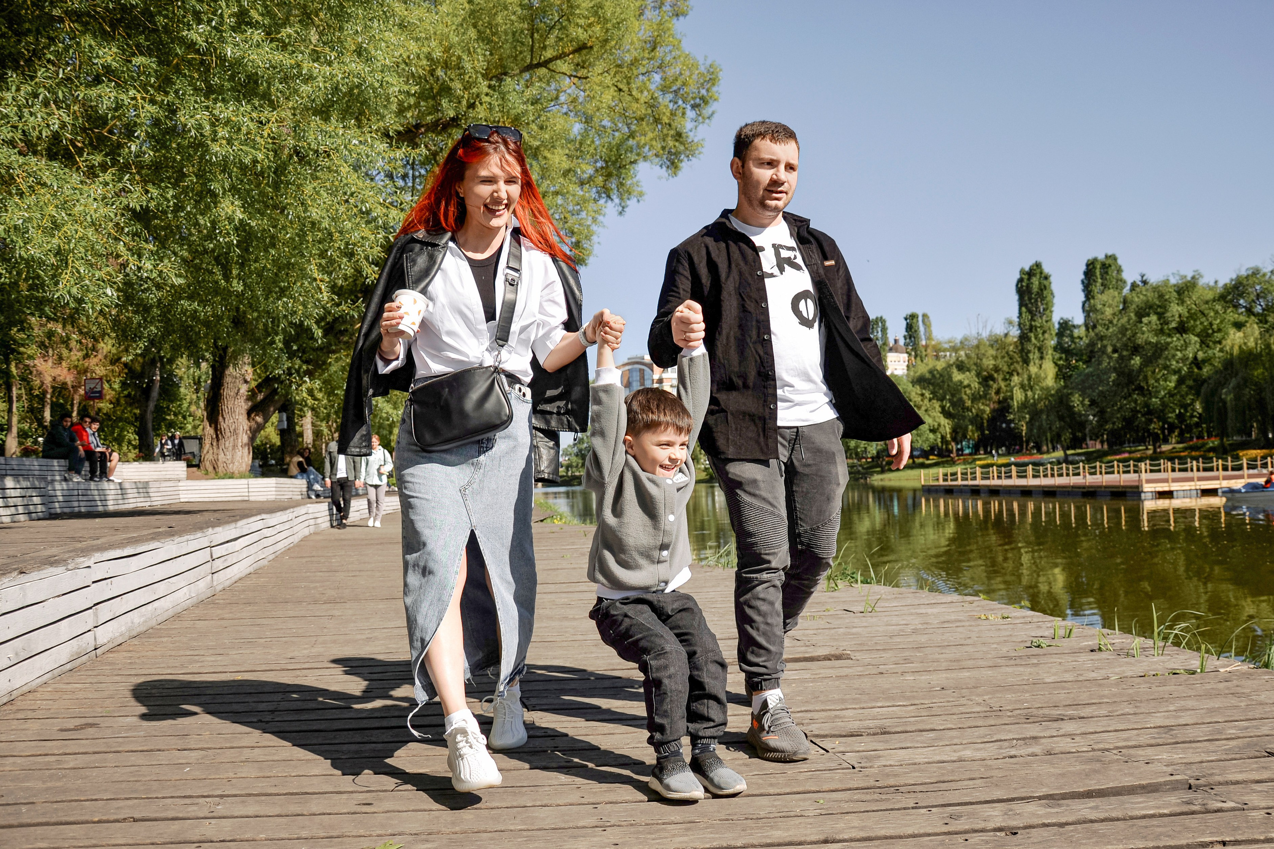 Семья Алены в парке. Семейный и свадебный фотограф Галина Абакумова, фотосессии в Белгороде