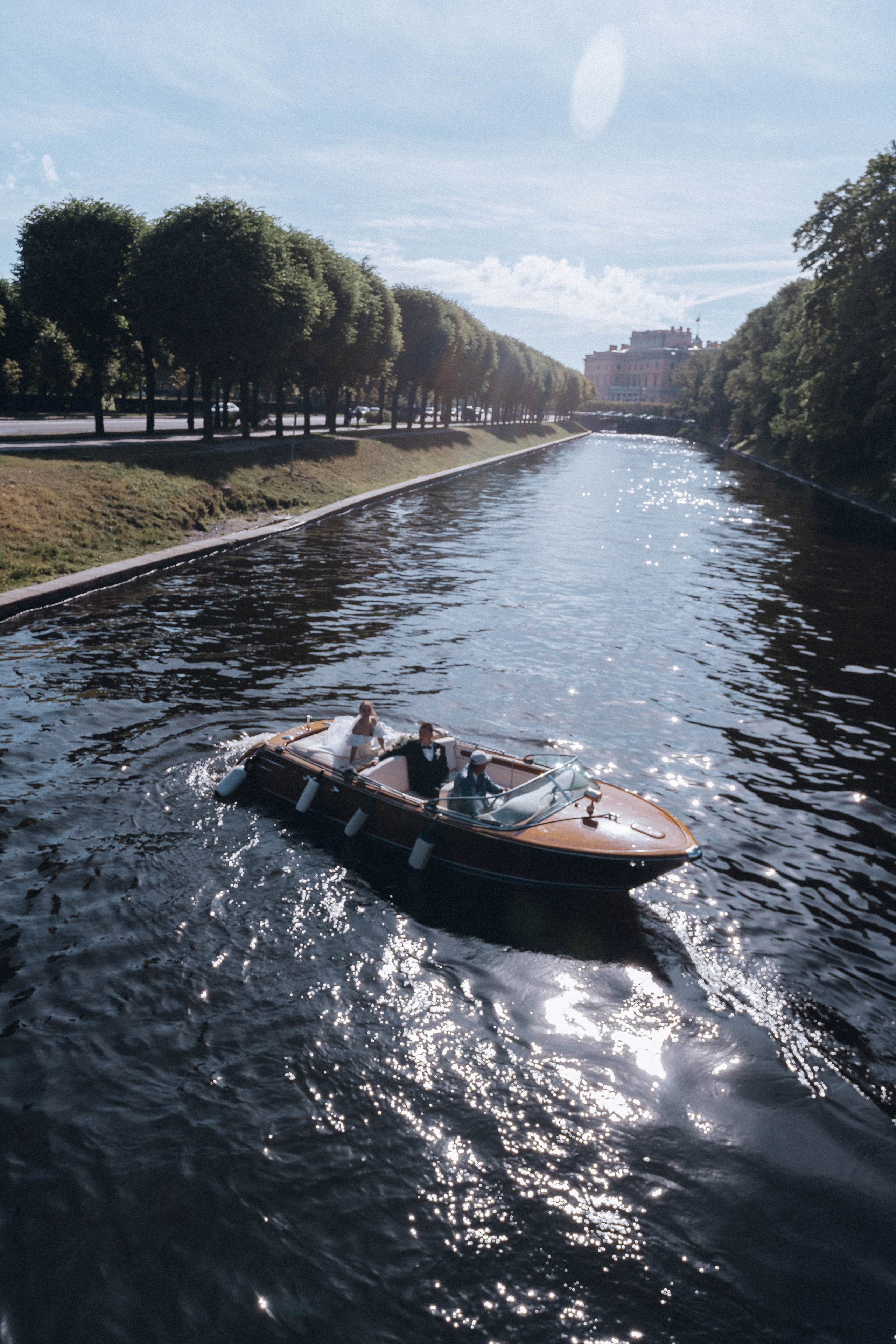 СВАДЕНБНАЯ СЬЕМКА НА КАТЕРЕ ПО КАНАЛАМ САНКТ-ПЕТЕРБУРГА И В АКВАТОРИИ НЕВЫ. Профессиональный фотограф, Санкт-Петербург — Виктория Богомолова