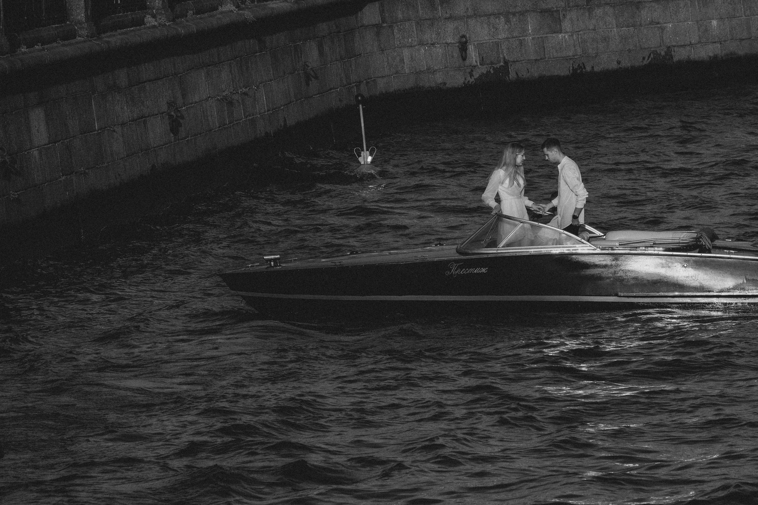 СВАДЕНБНАЯ СЬЕМКА НА КАТЕРЕ ПО КАНАЛАМ САНКТ-ПЕТЕРБУРГА И В АКВАТОРИИ НЕВЫ. Профессиональный фотограф, Санкт-Петербург — Виктория Богомолова