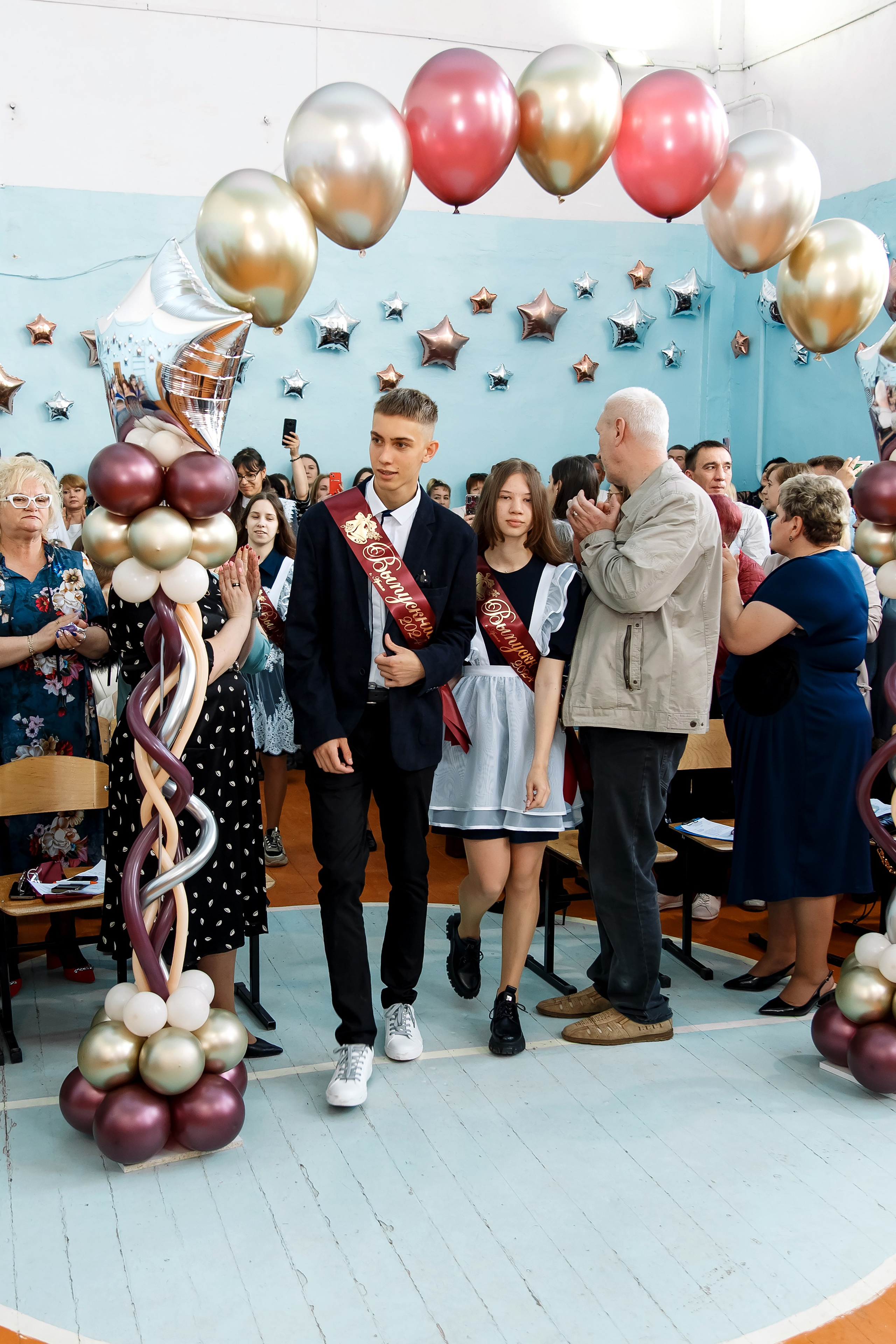 11 класс Последний звонок. Фотограф Любовь Корниенко, Примоский край