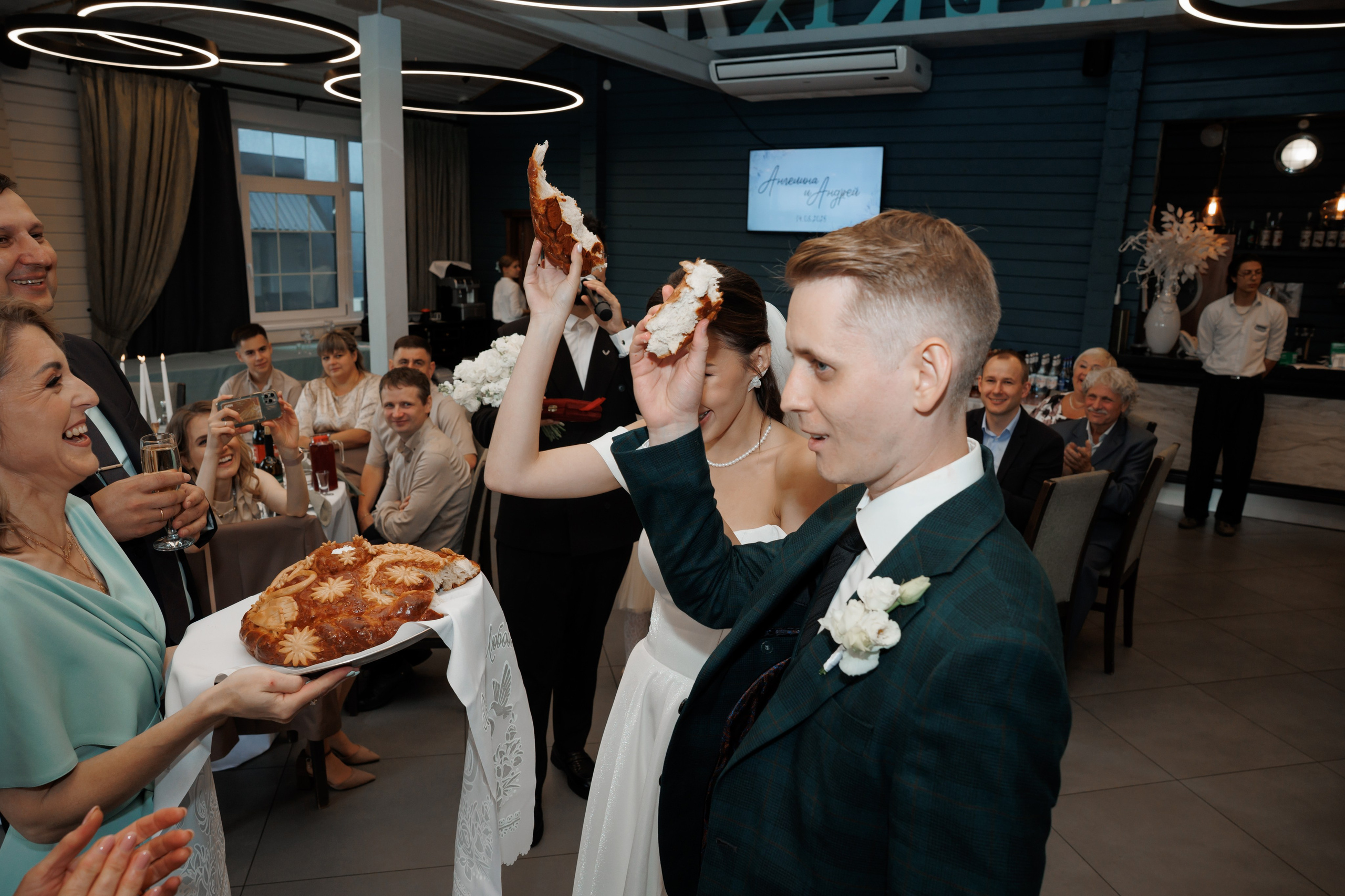 Регистрация в отеле Fish Point, ЗАГС Бутово, прогулка в Остафьево. Свадебный и репортажный фотограф (Москва, Королев и другие)