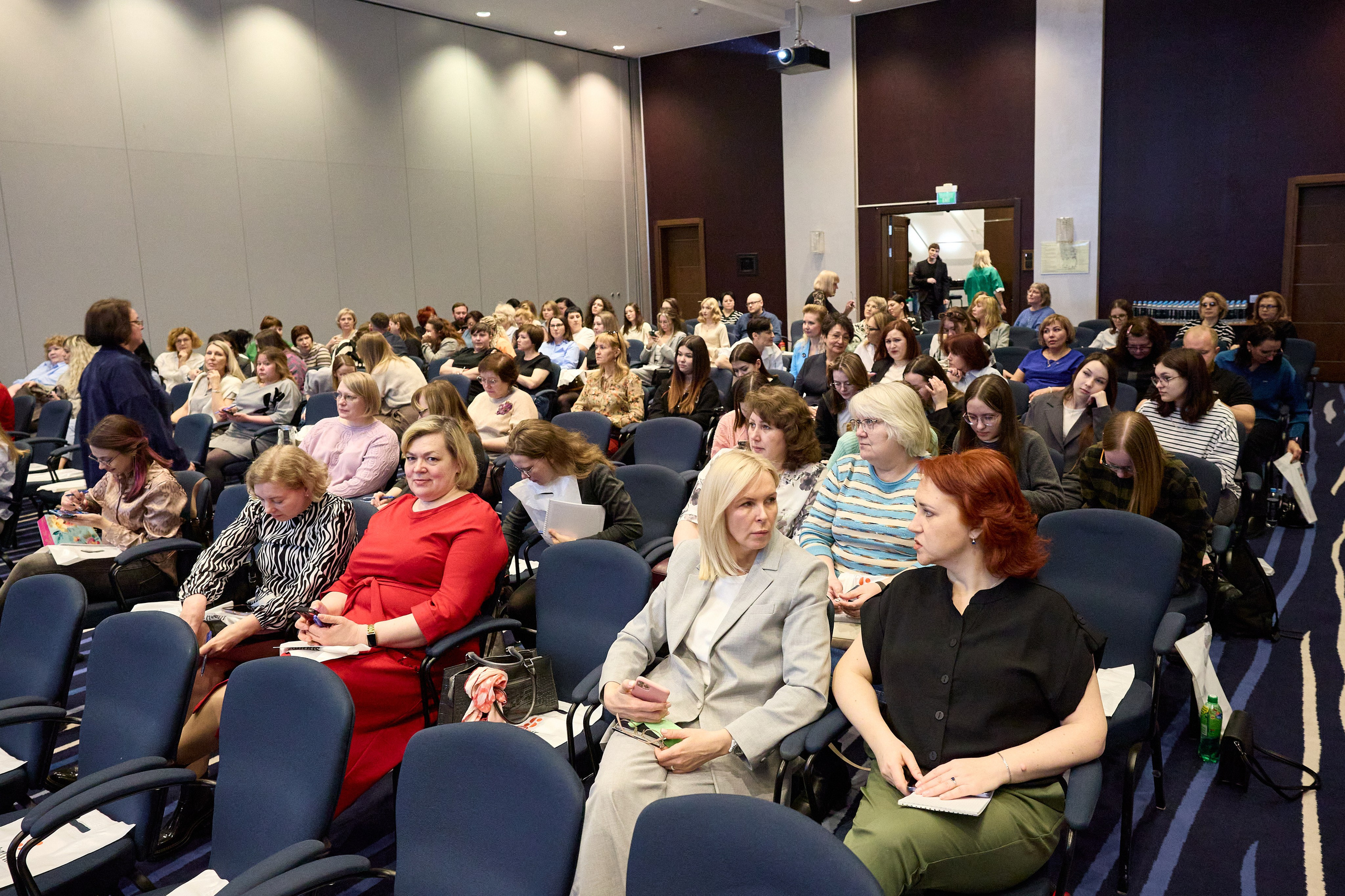 Выставки, открытия, конференции. Предметный и репортажный фотограф Алексей Кротов