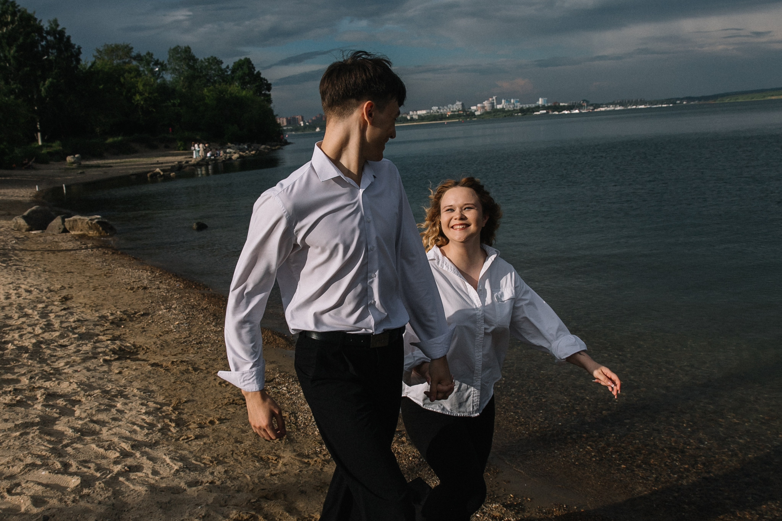 LOVE story для Лизы и Дениса. Фотограф в Иркутске Анастасия Кись. Студийная фотосессия беременности в тканях Иркутск. Семейная фотосессия, ПОРТРЕТ «ПОКОЛЕНИЕ»