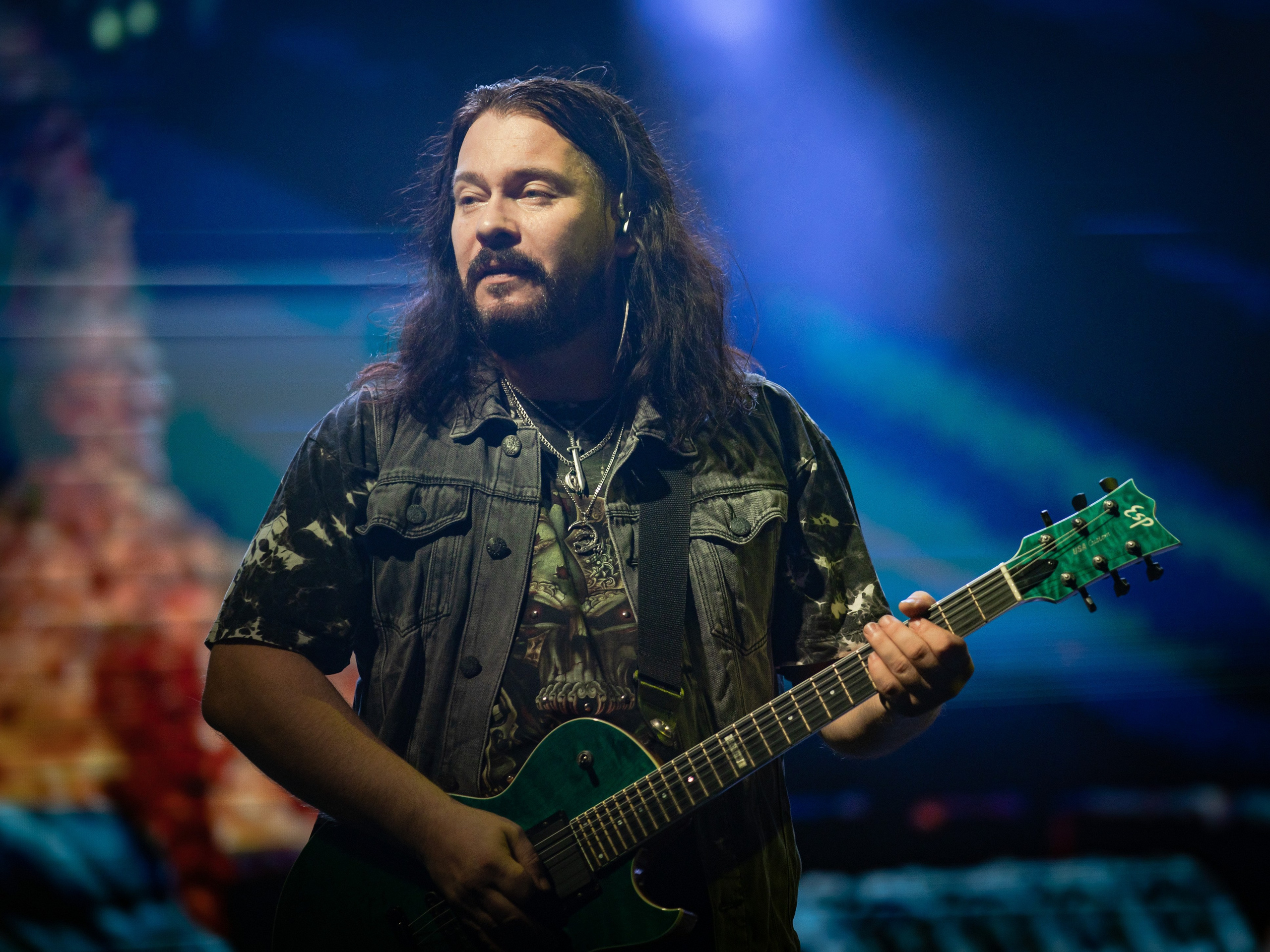 Эпидемия. Крылья Сахалина. Фотограф. г. Южно-Сахалинск. Олег Толстов