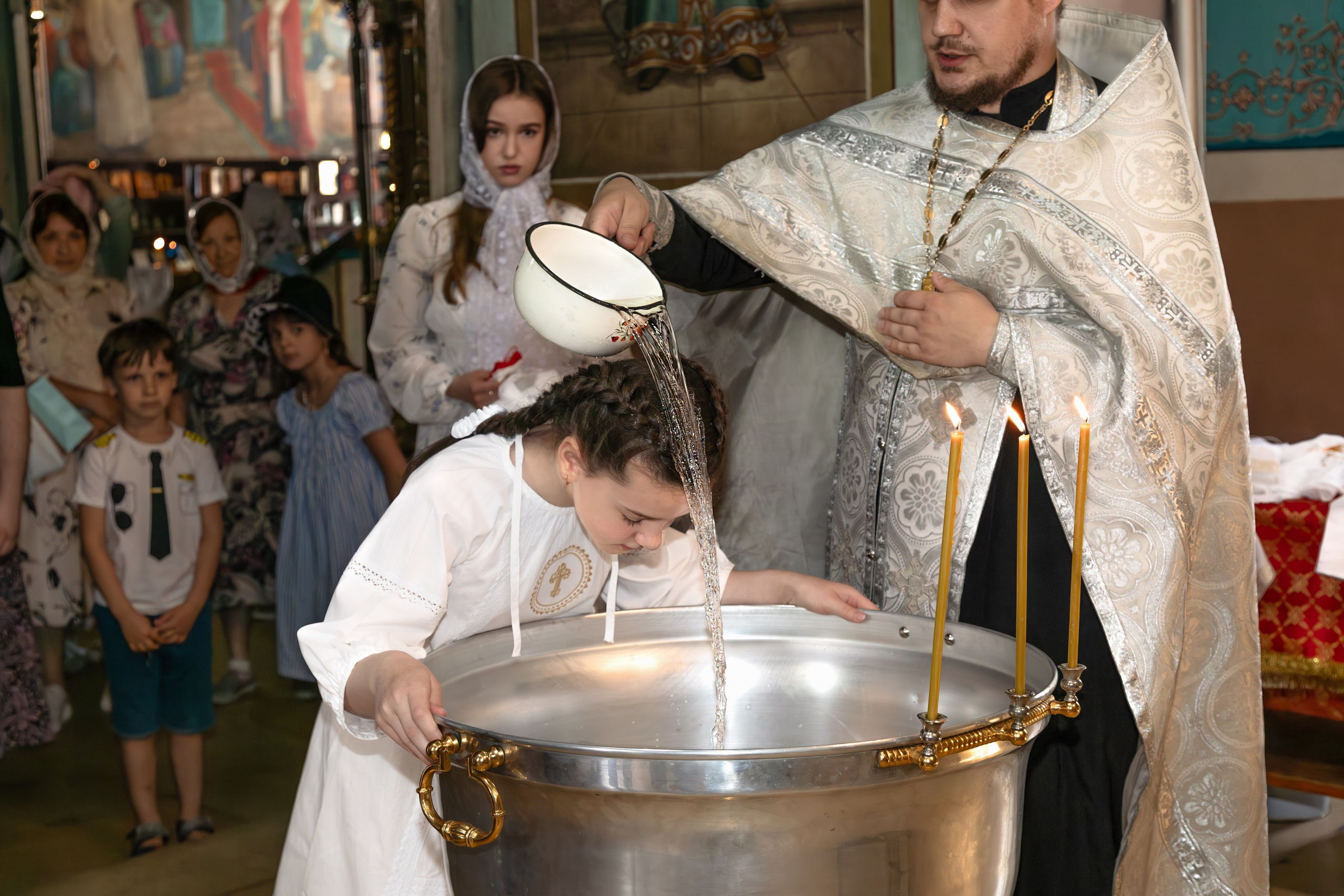 Крещение Москва. Фотосъемка выписки из роддома в Москве, заказать фотографа на выписку ньюборн съемка в роддоме newborn фотограф в Юдино