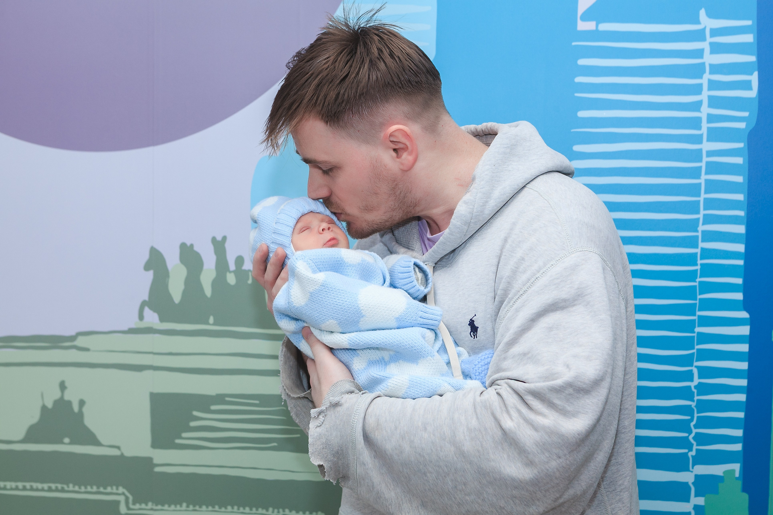 Съемка выписки из роддома 7 ГКБ Юдино Москва. Фотосъемка выписки из роддома в Москве, заказать фотографа на выписку ньюборн съемка в роддоме newborn фотограф в Юдино