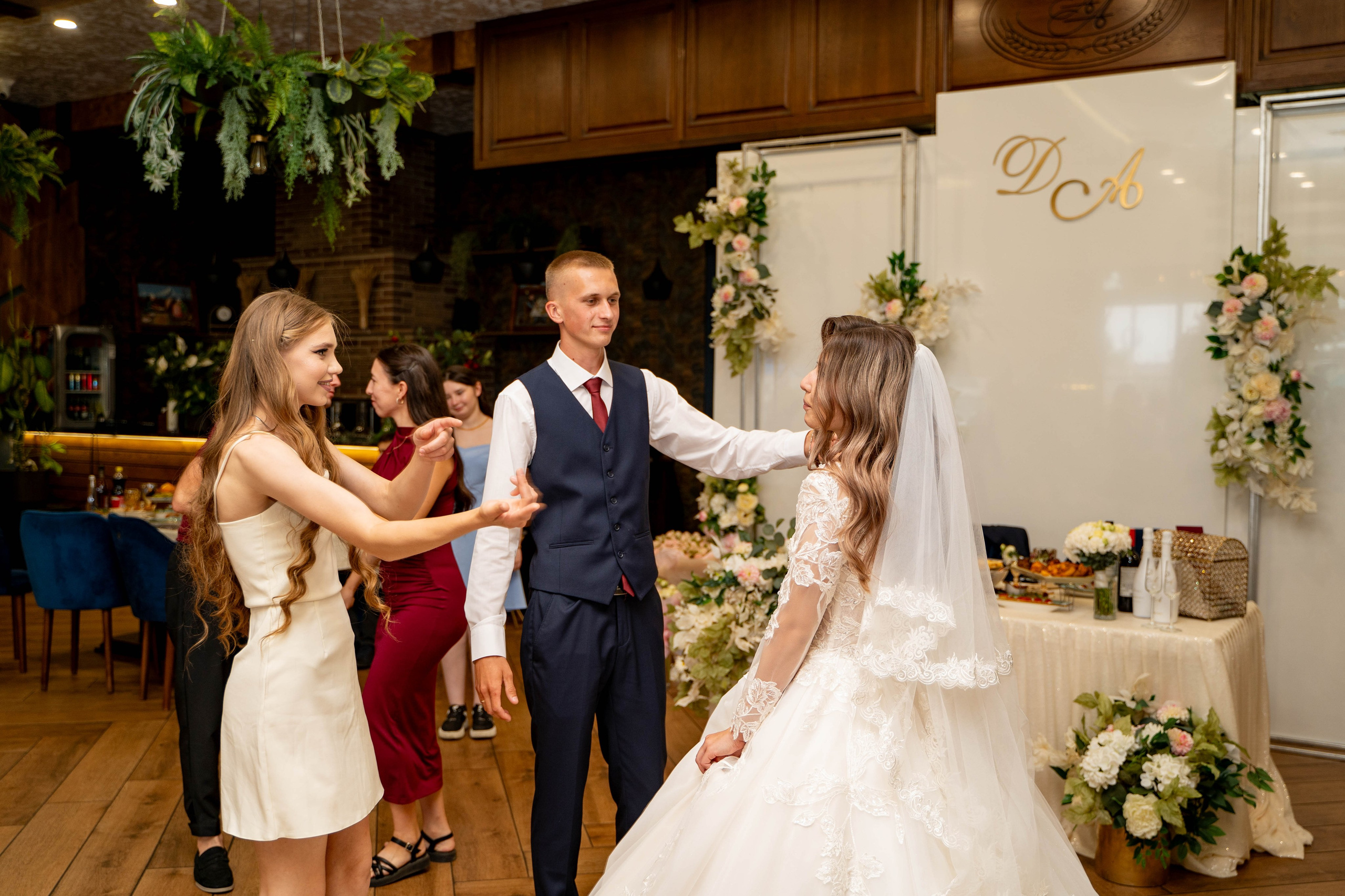 Данил и Анастасия. Видеосьемка, фотосьемка свадеб, юбилеев, утренников в Краснодарском кр