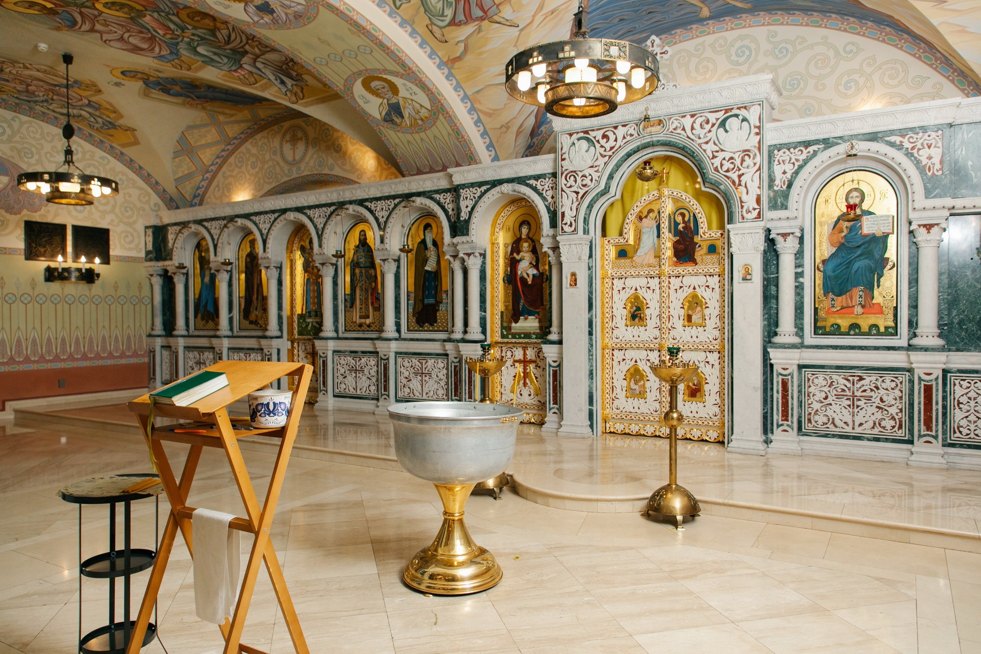 Крещение малышки в Никольском Морском соборе, г. Кронштадт, лучшие храмы для крещения, где крестить в спб, как записаться на крещение, сколько стоит крещение питре, как покреститься спб, фотограф на крещение