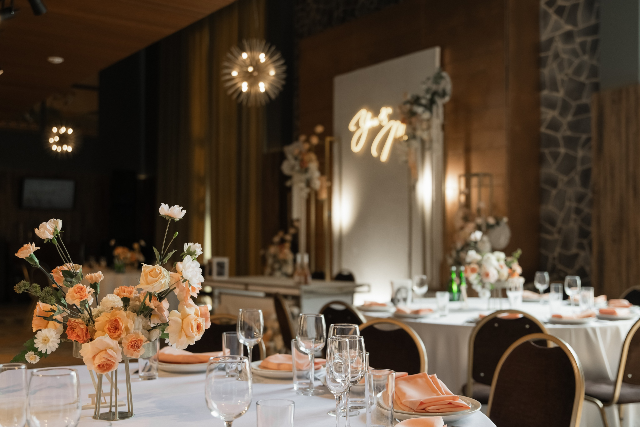 Свадебное торжество в ресторане «За Поводом». Ярослава Ерина — свадебный фотограф в Москве