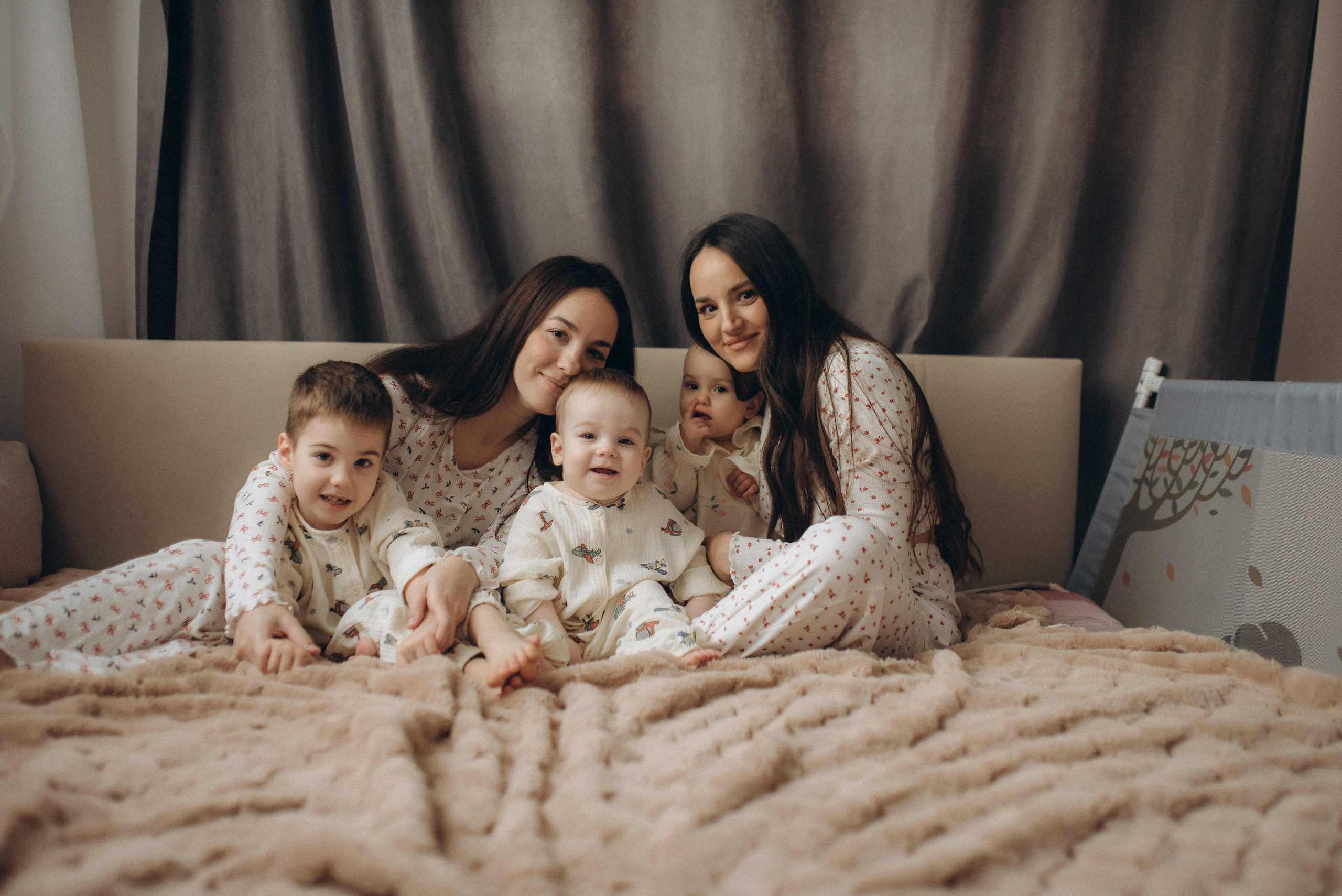 Тихие миры в наших ладонях🫶🏻. Семейный фотограф в Ростове-на-Дону Мария Панарина