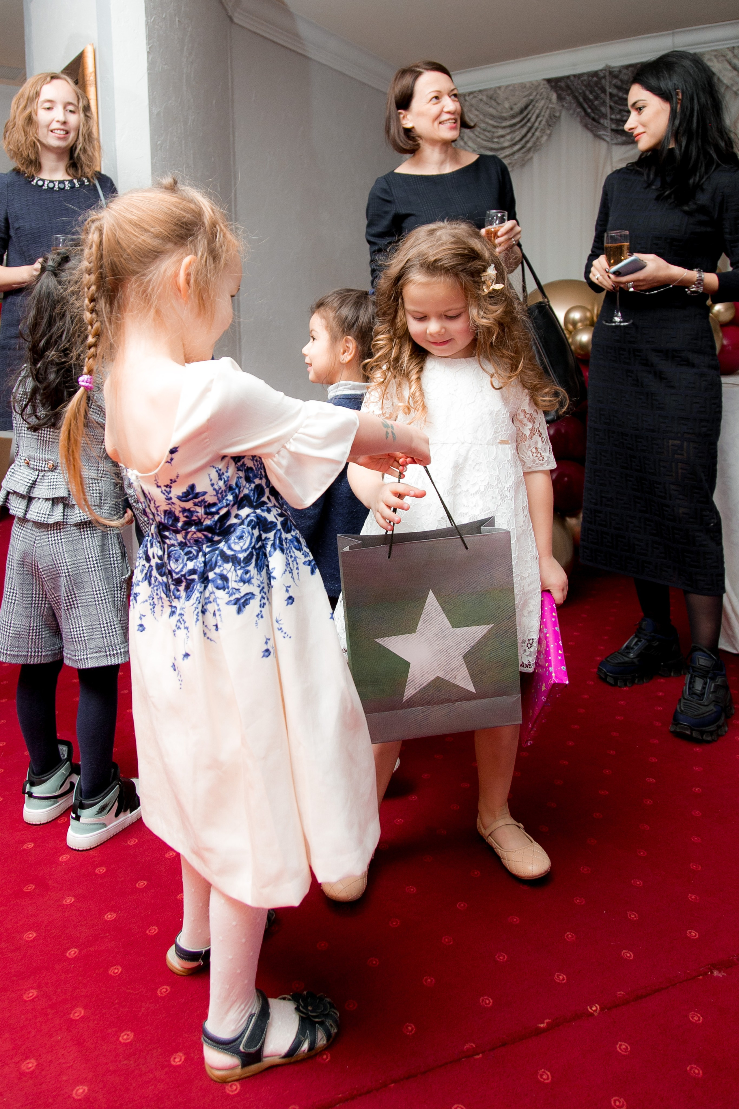 Фотосъемка детского Дня рождения Анечки. Репортажный фотограф Борис Геер