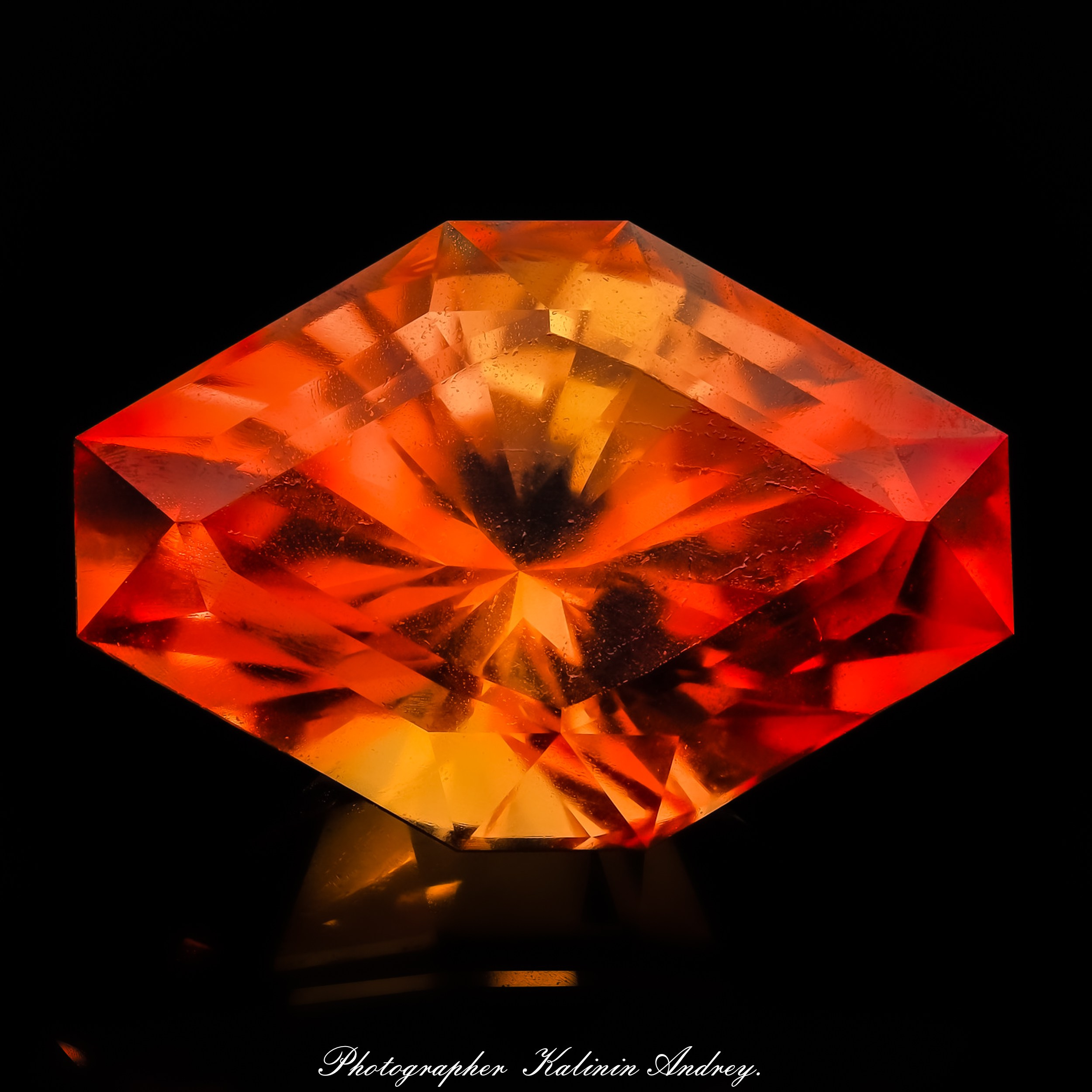 Профессиональная уникальная рекламная фотосъёмка драгоценных в Москве  тел +7 966-003-13-07. Высококачественная профессиональная рекламная фотосъёмка ювелирных украшений, драгоценных камней в Москве. Обучение, консультация