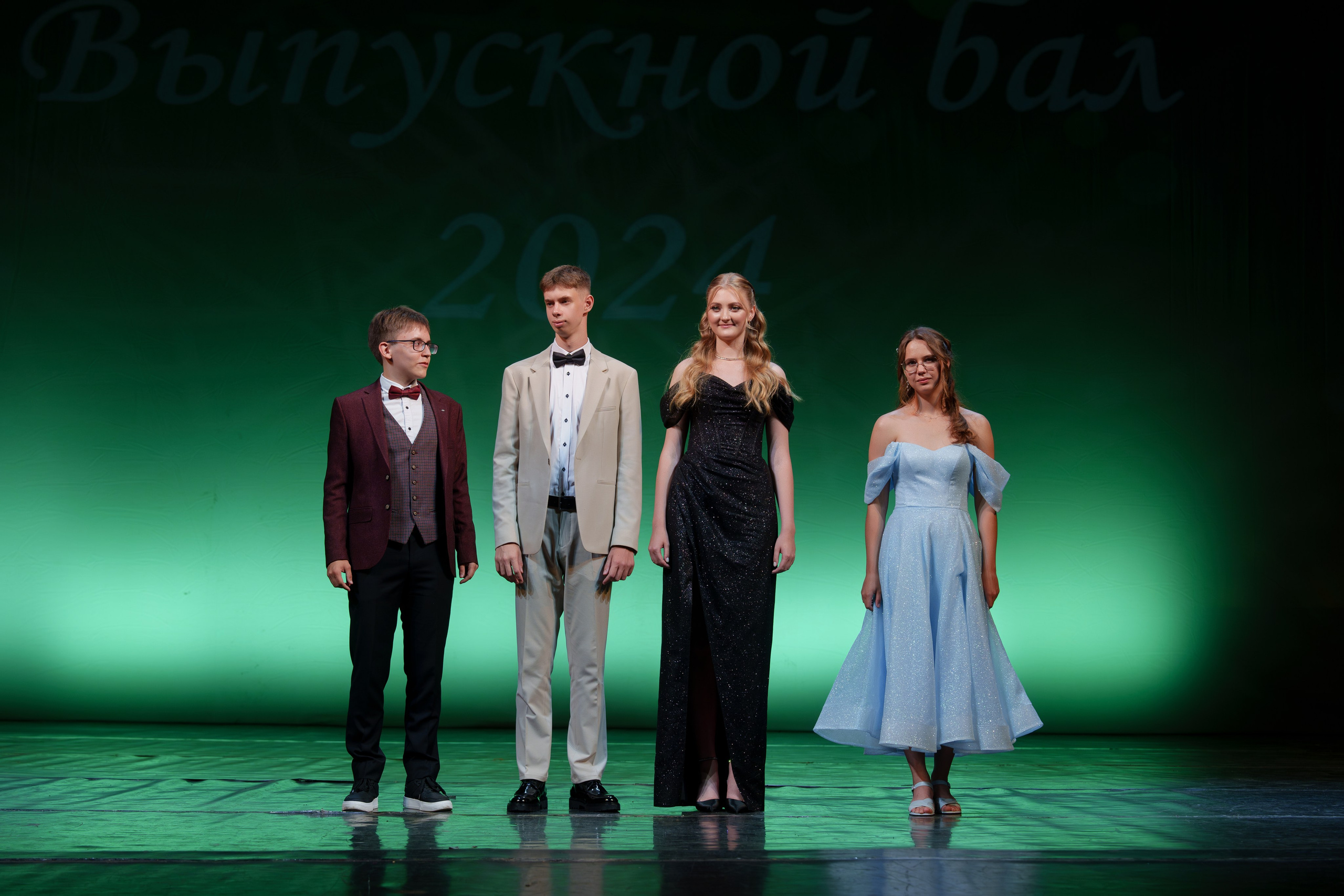 Выпускной Гимназия 7. Свадебный и репортажный фотограф Элина Козырьянова