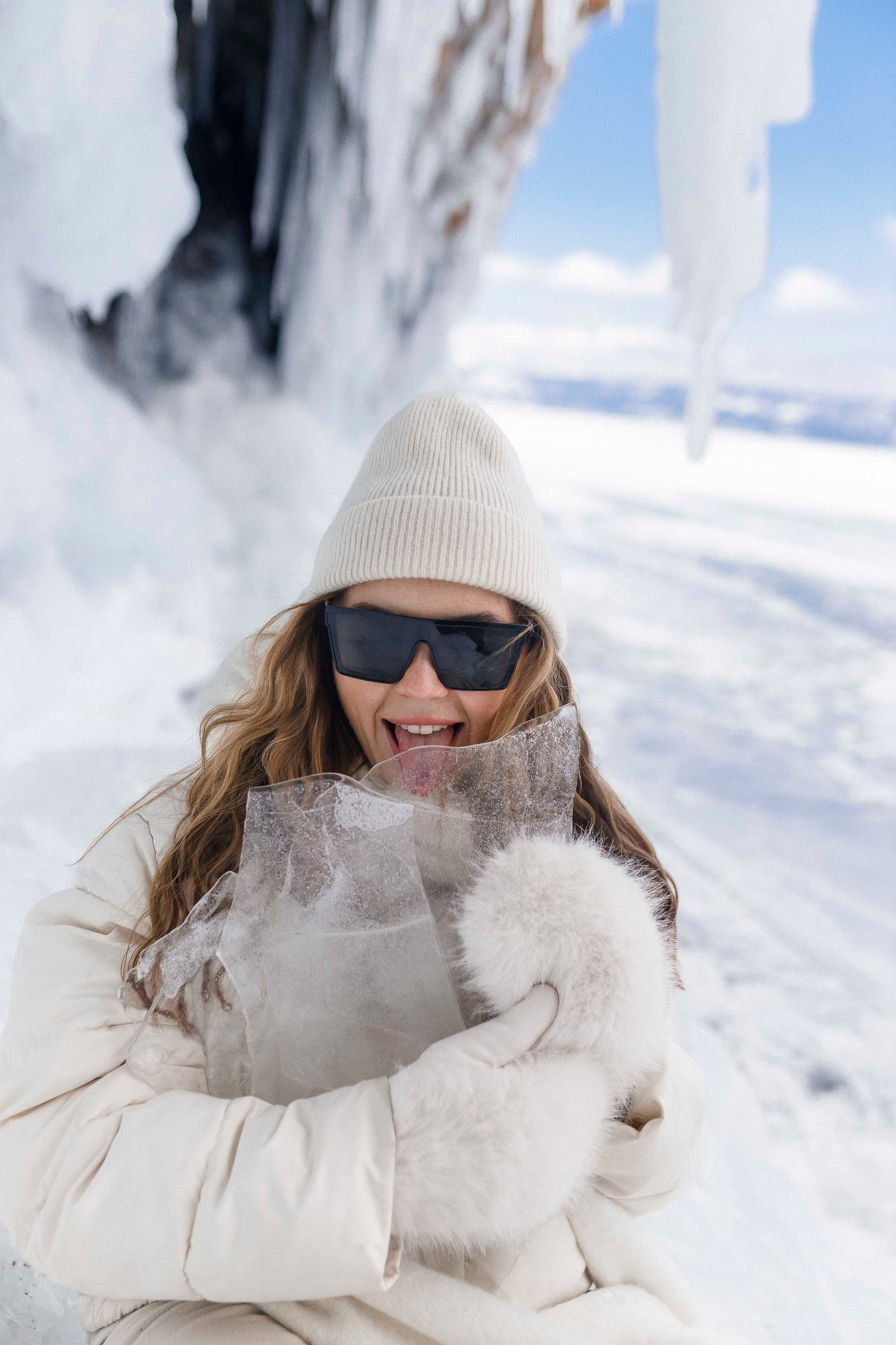 Весь день на льду. Фотограф Ольхон, Регина