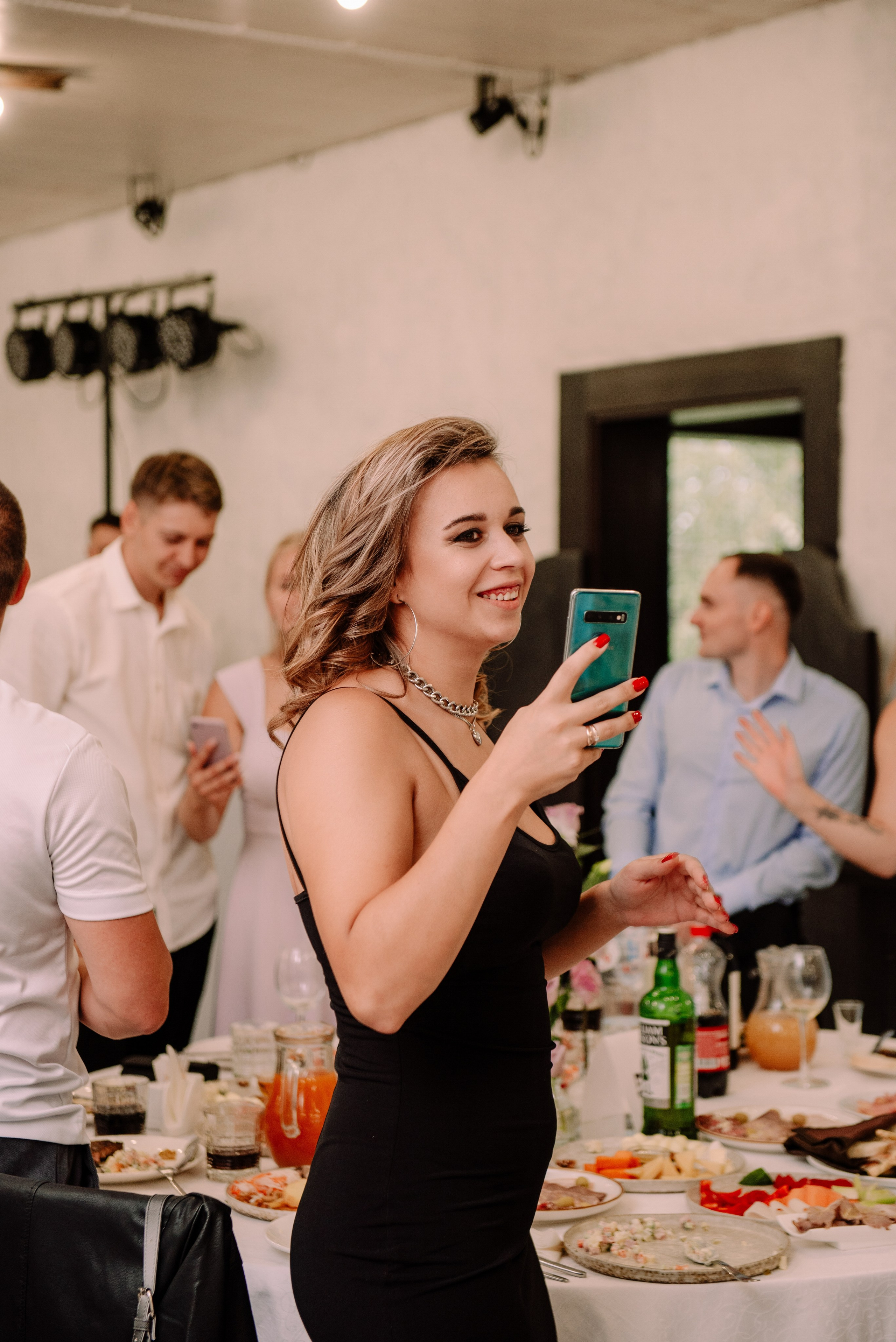 Юля и Саша — душевный банкет. Семейный и свадебный фотограф в Рязани Лиза Голованова