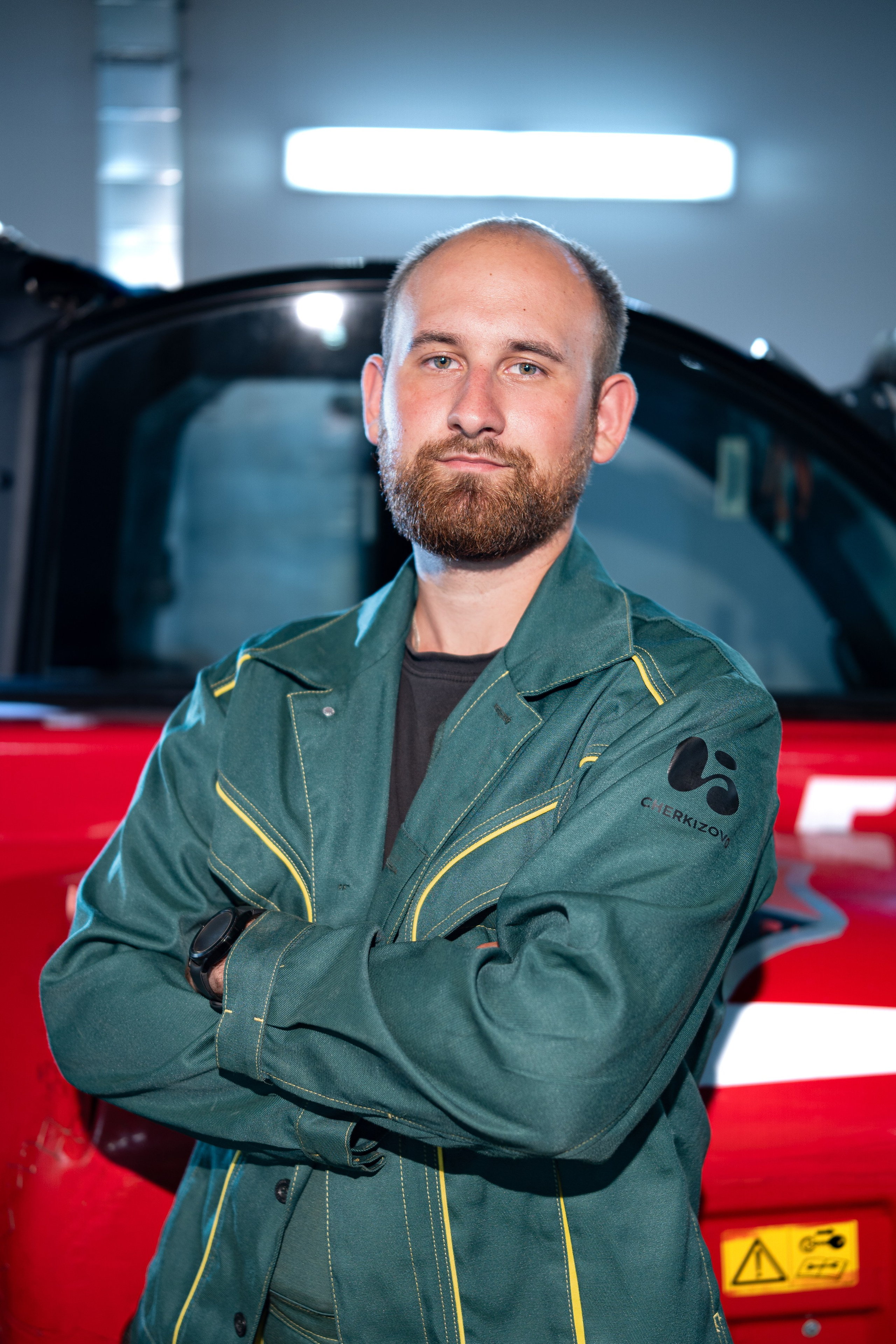 Фотографии сотрудников в офисах, на производстве и в студии