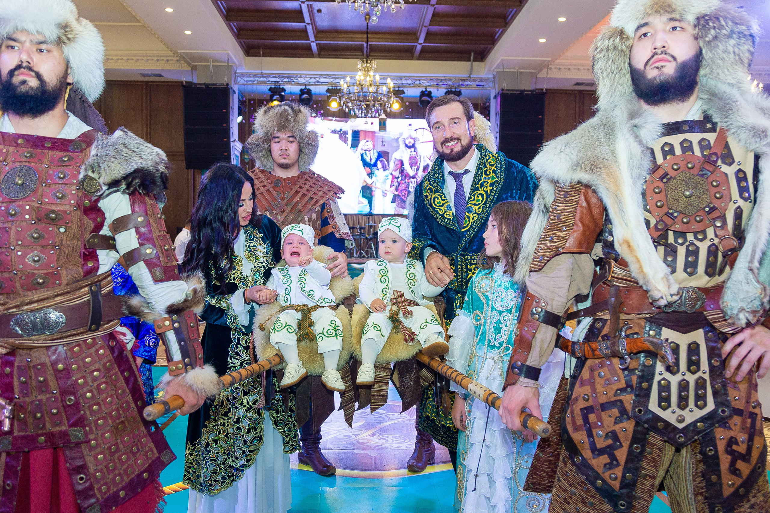 Лео и Давид годик. Свадебный фотограф в Алматы Айгерим Верба