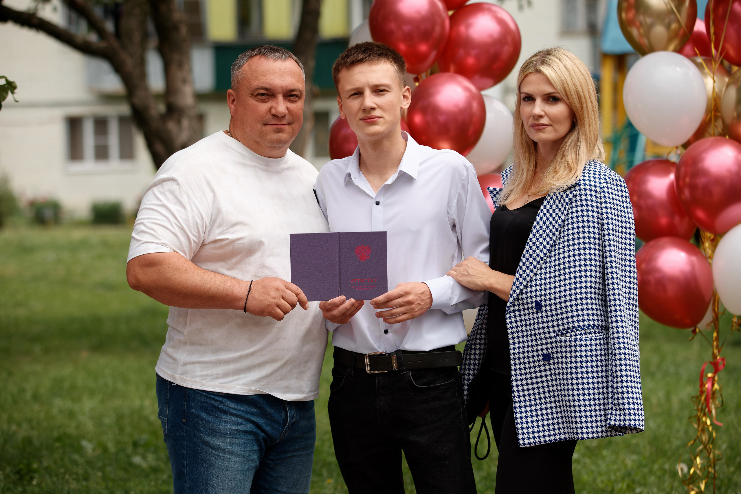 Вручение аттестатов Школа № 57. Семейный фотограф — Макс Белогрудов