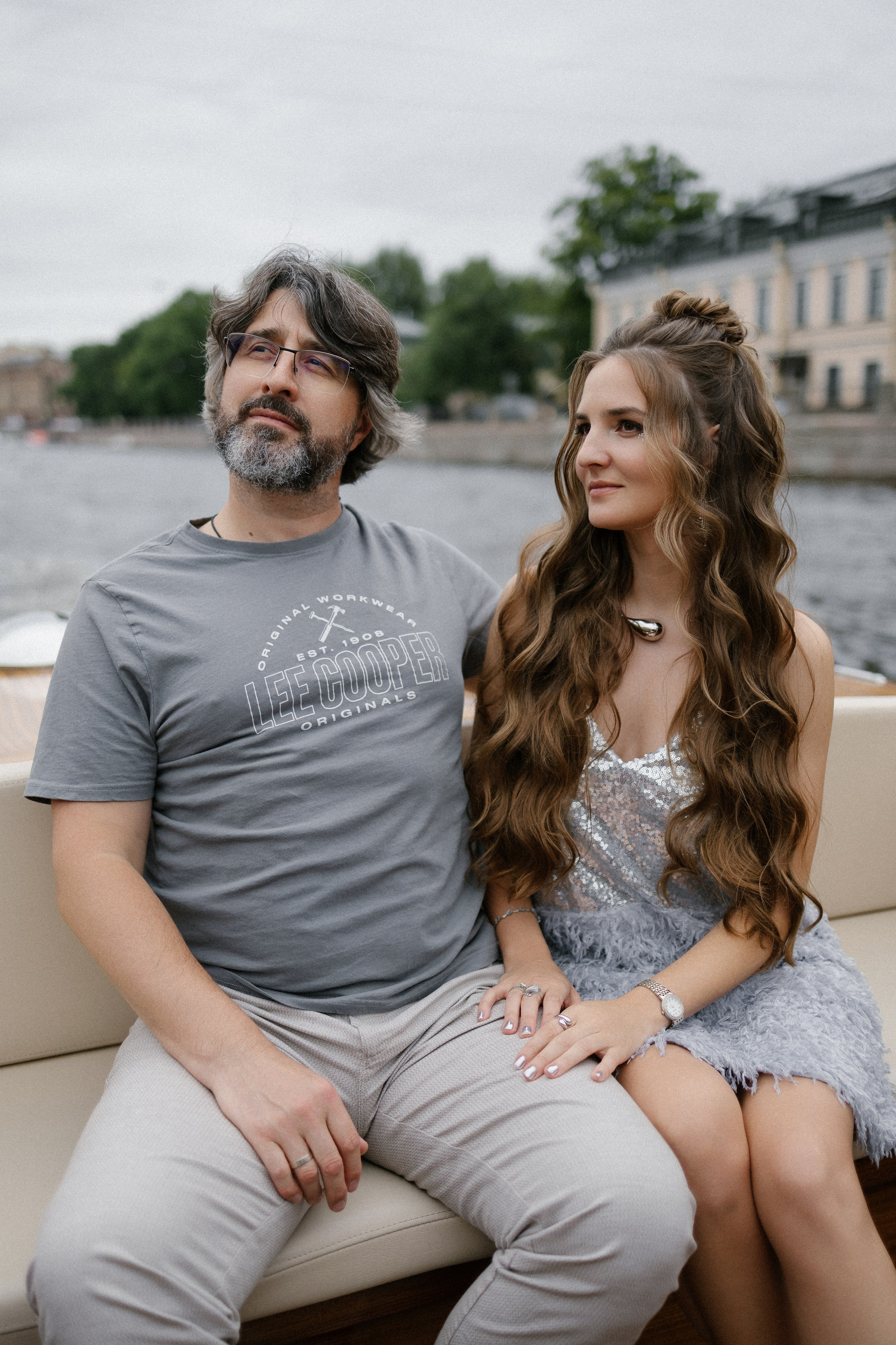 Прогулка на венецианском катере. Свадебный фотограф в Санкт-Петербурге Ксения Кобышева