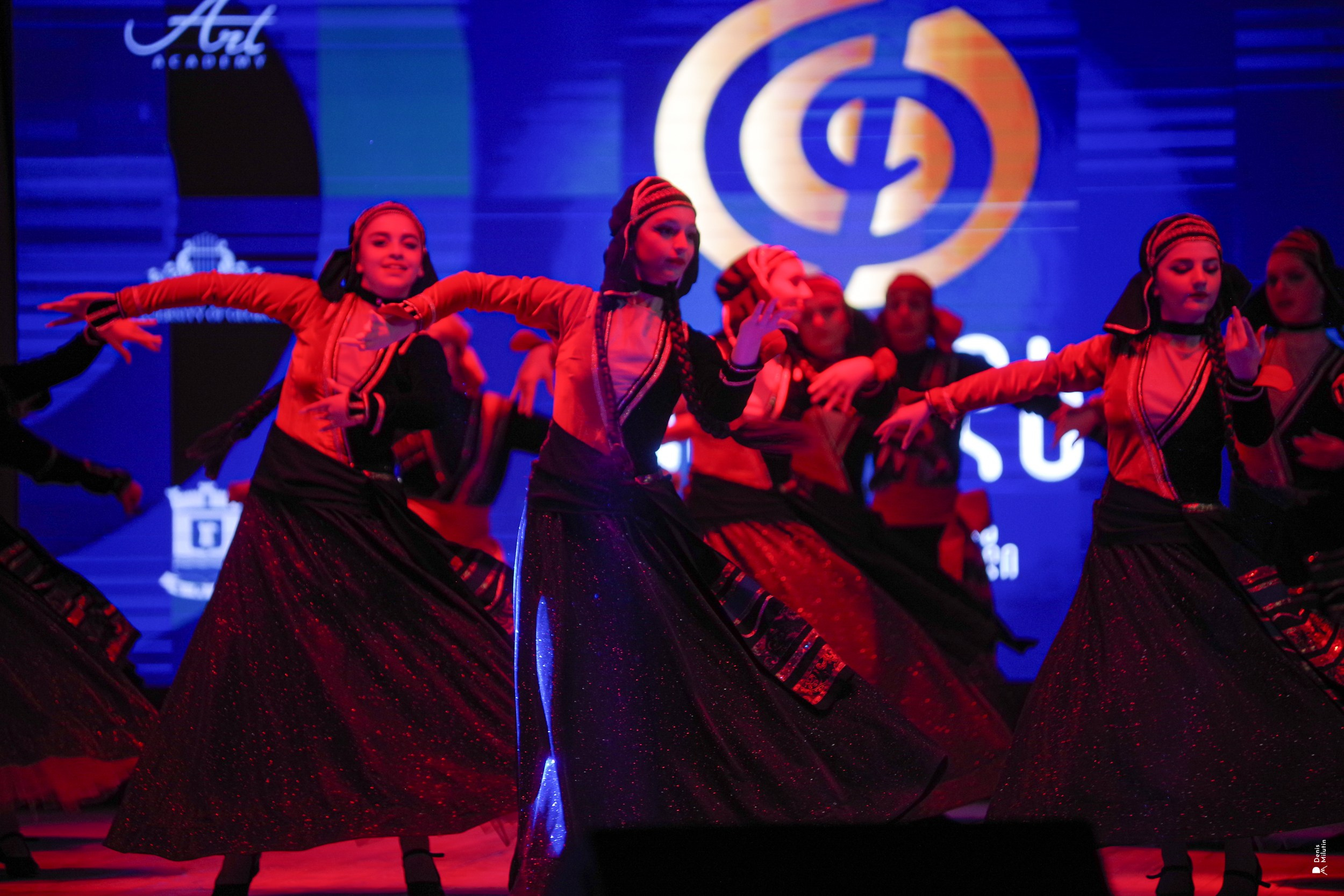 Танцы в Хоби. Портретный фотограф Денис Милютин