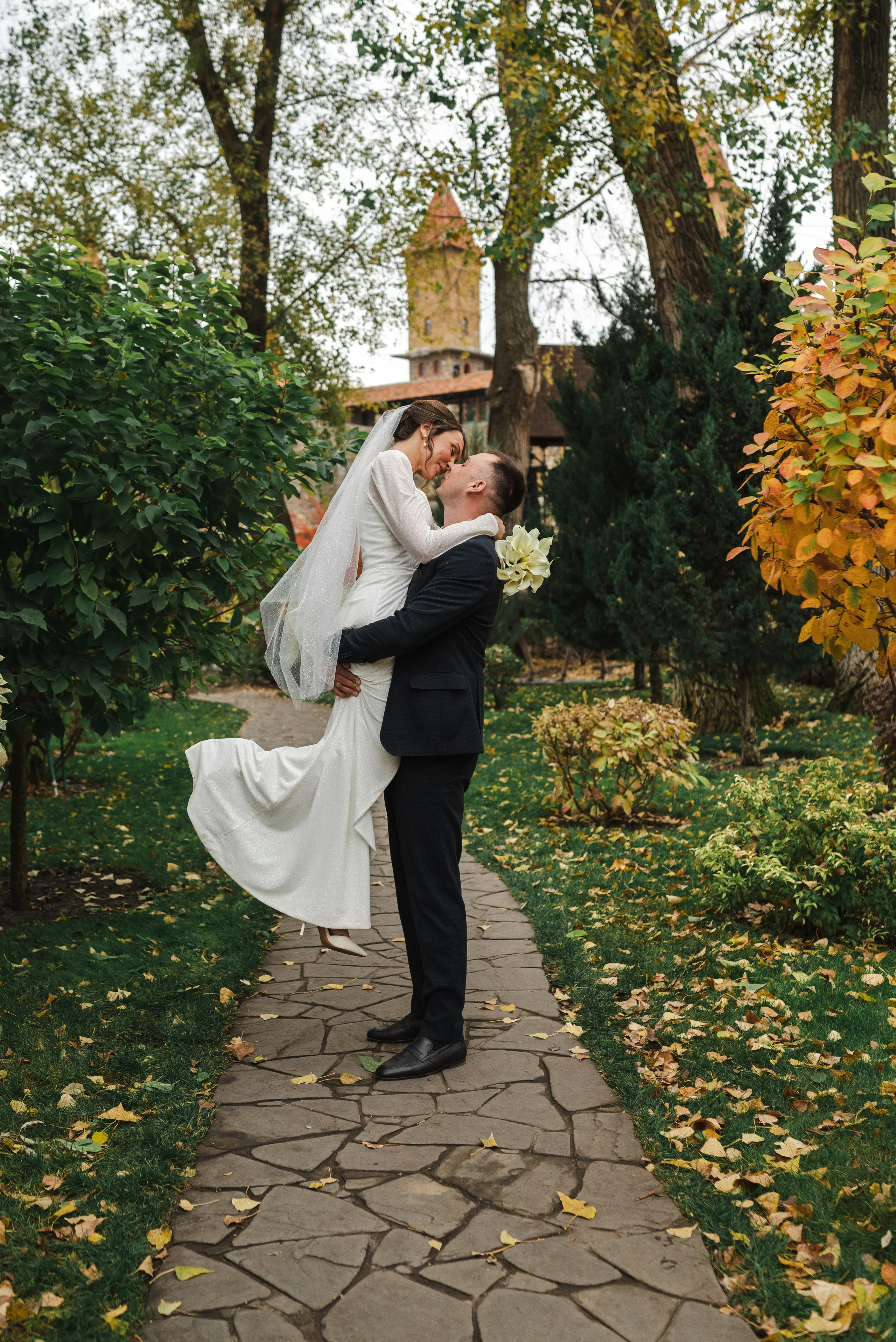 Свадебная фотосессия в Каменске-Шахтинском парке Лога. Фотограф в Каменске-Шахтинском Ольга Сагал