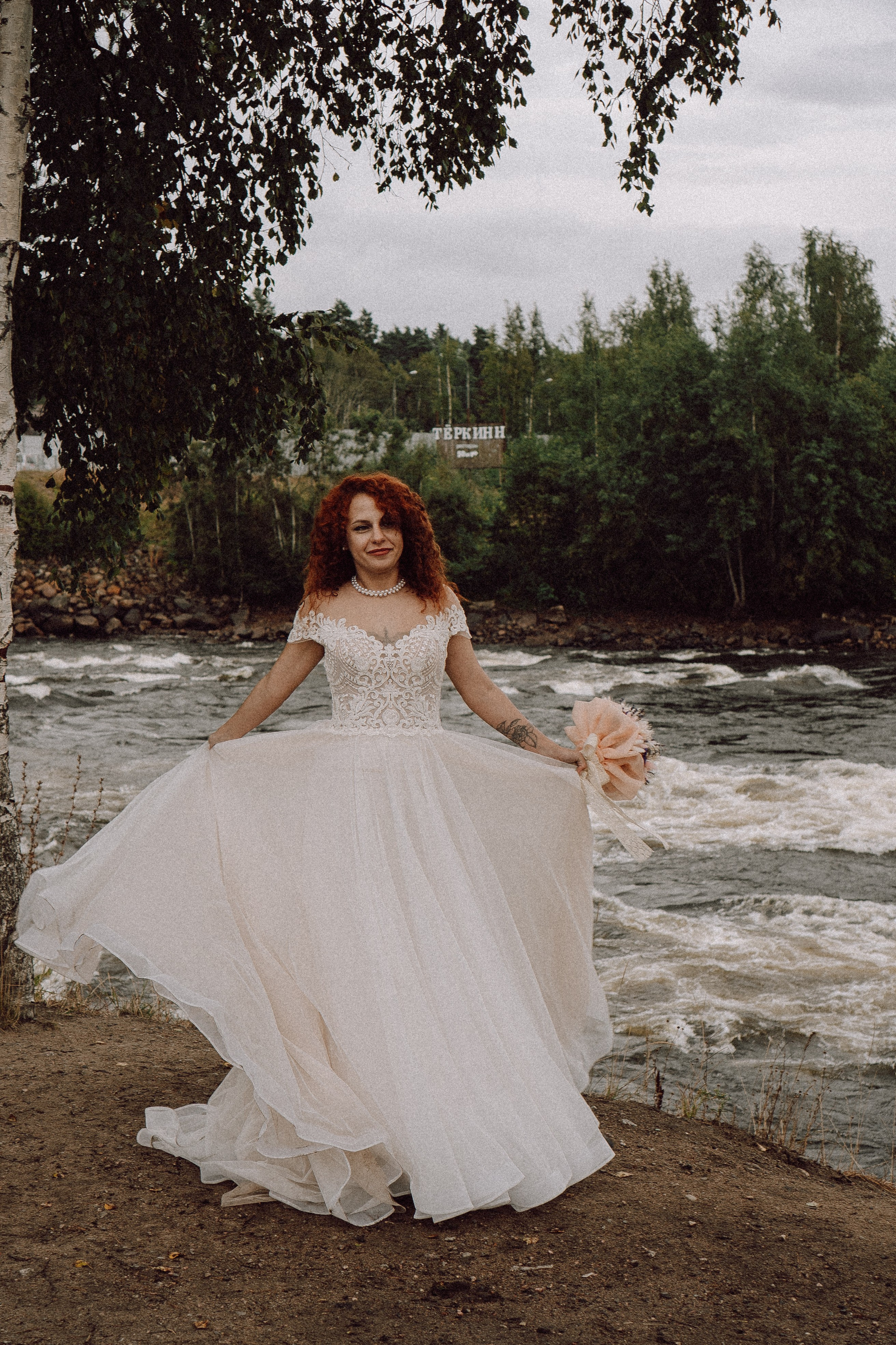 СВАДЕБНАЯ ФОТОСЕССИИЯ ПАРЫ В ГОРОДЕ ПРИОЗЕРСК В СОСНОВОМ ЛЕСУ И С ПИКАПОМ. Профессиональный фотограф, Санкт-Петербург — Виктория Богомолова