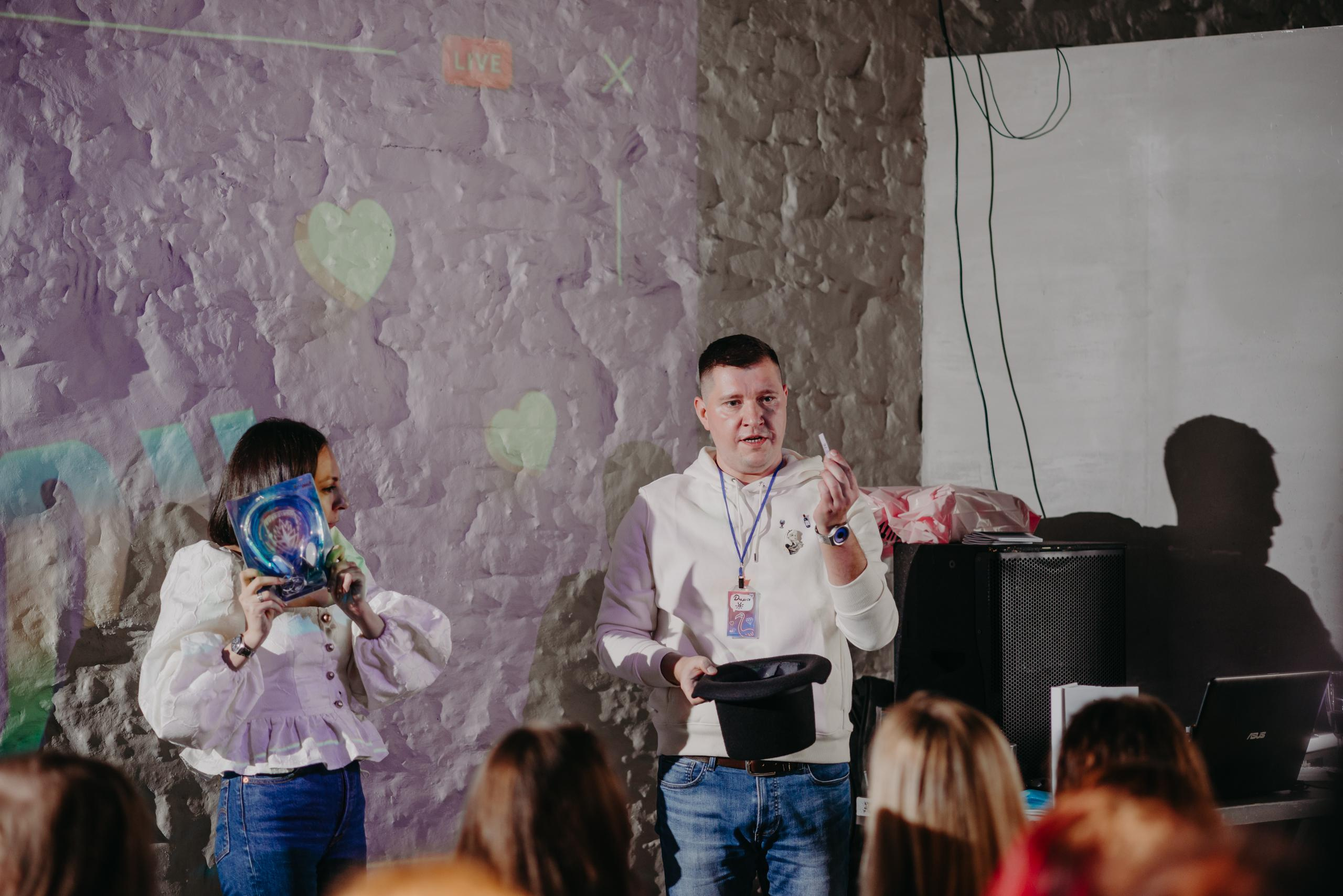 Издательство АСТ. Фотограф в Москве Илья Максимов