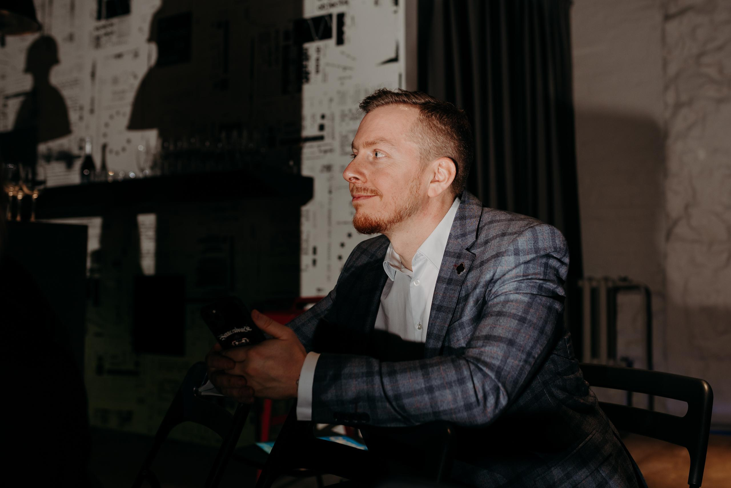 Издательство АСТ. Фотограф в Москве Илья Максимов