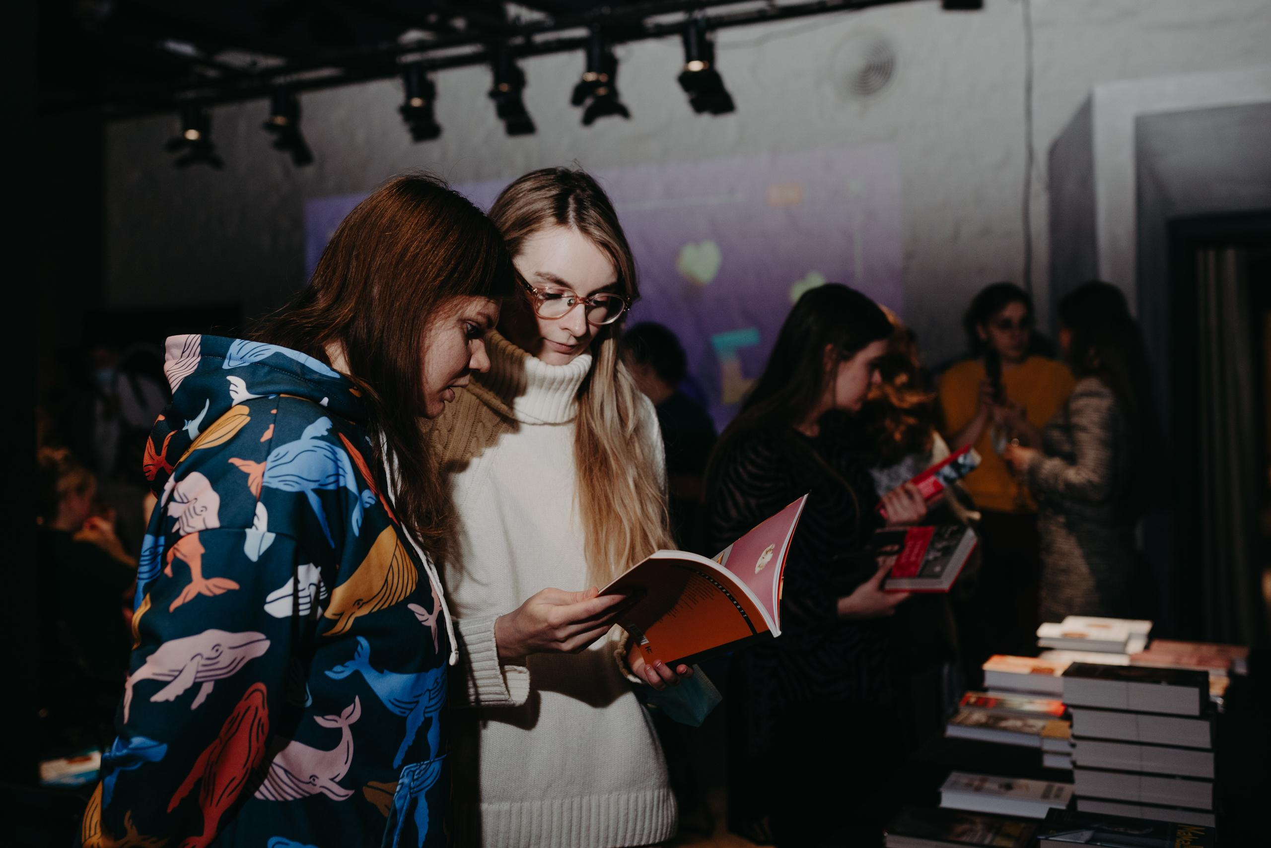 Издательство АСТ. Фотограф в Москве Илья Максимов